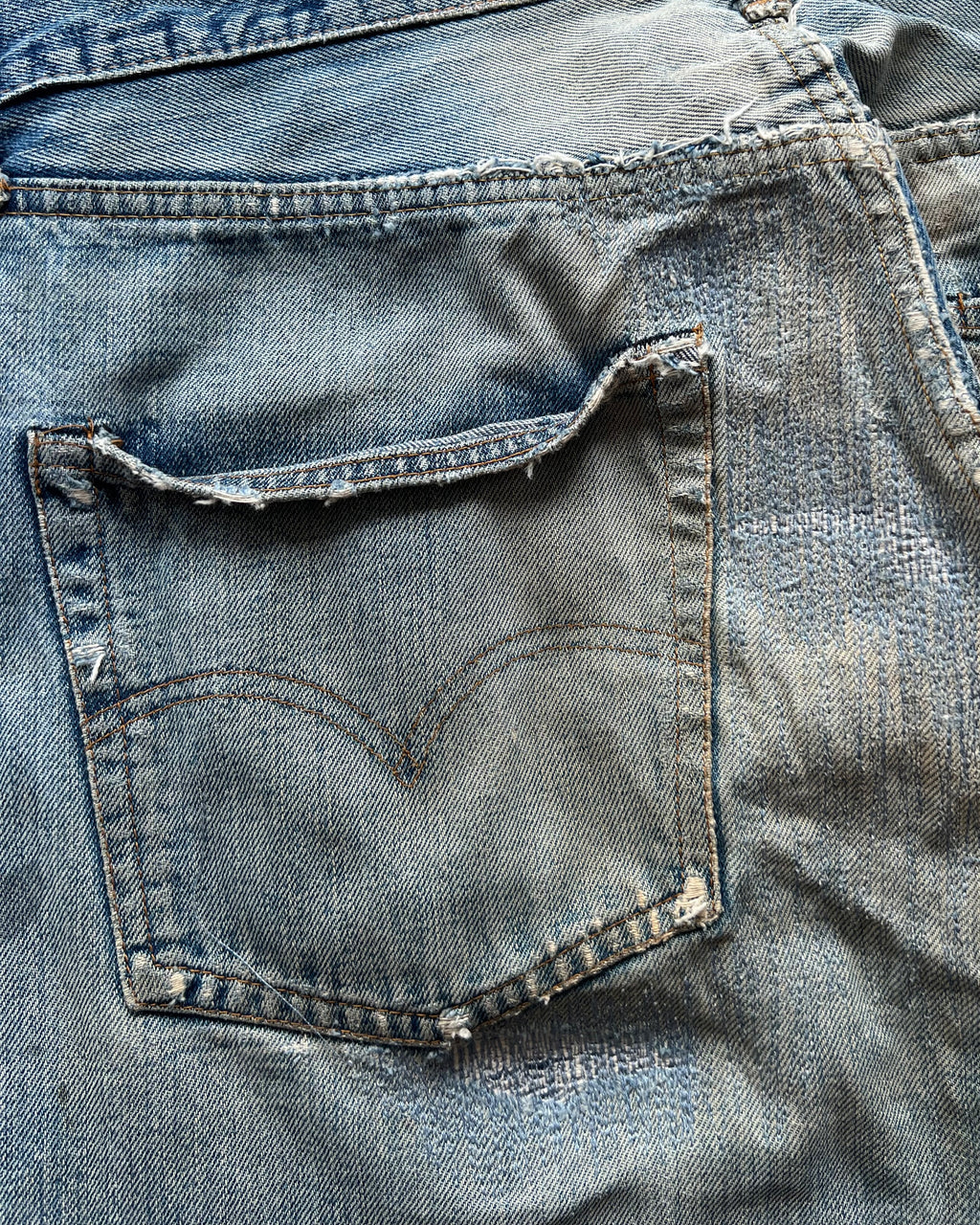 1970S LEVI'S 501 REDLINE SELVEDGE REPAIRED JEANS (33)