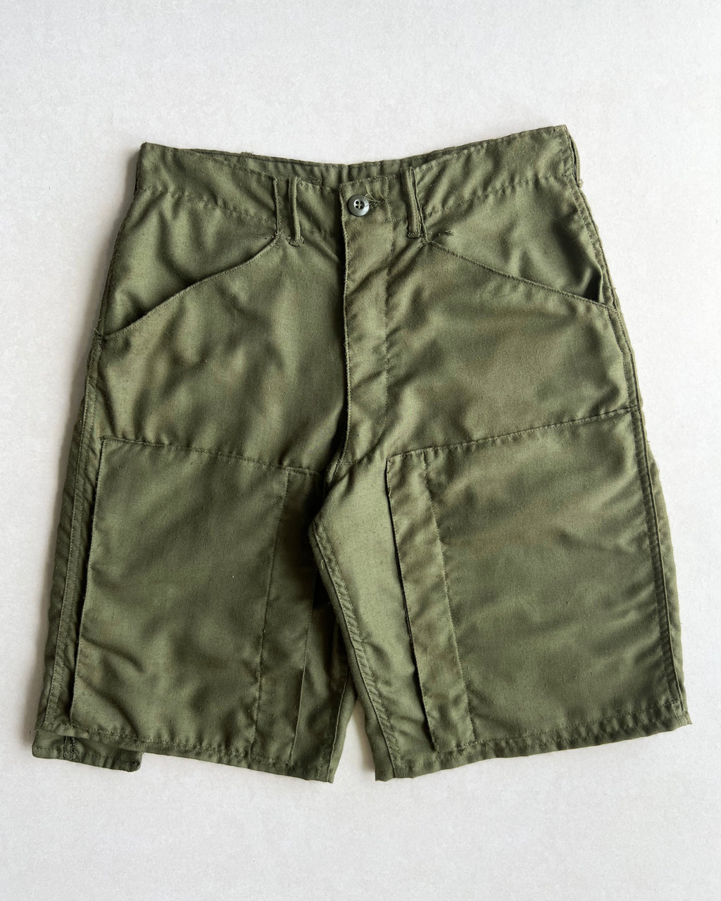 1980S OLIVE USAF MULTIPOCKETS CARGO SHORT (26-31)