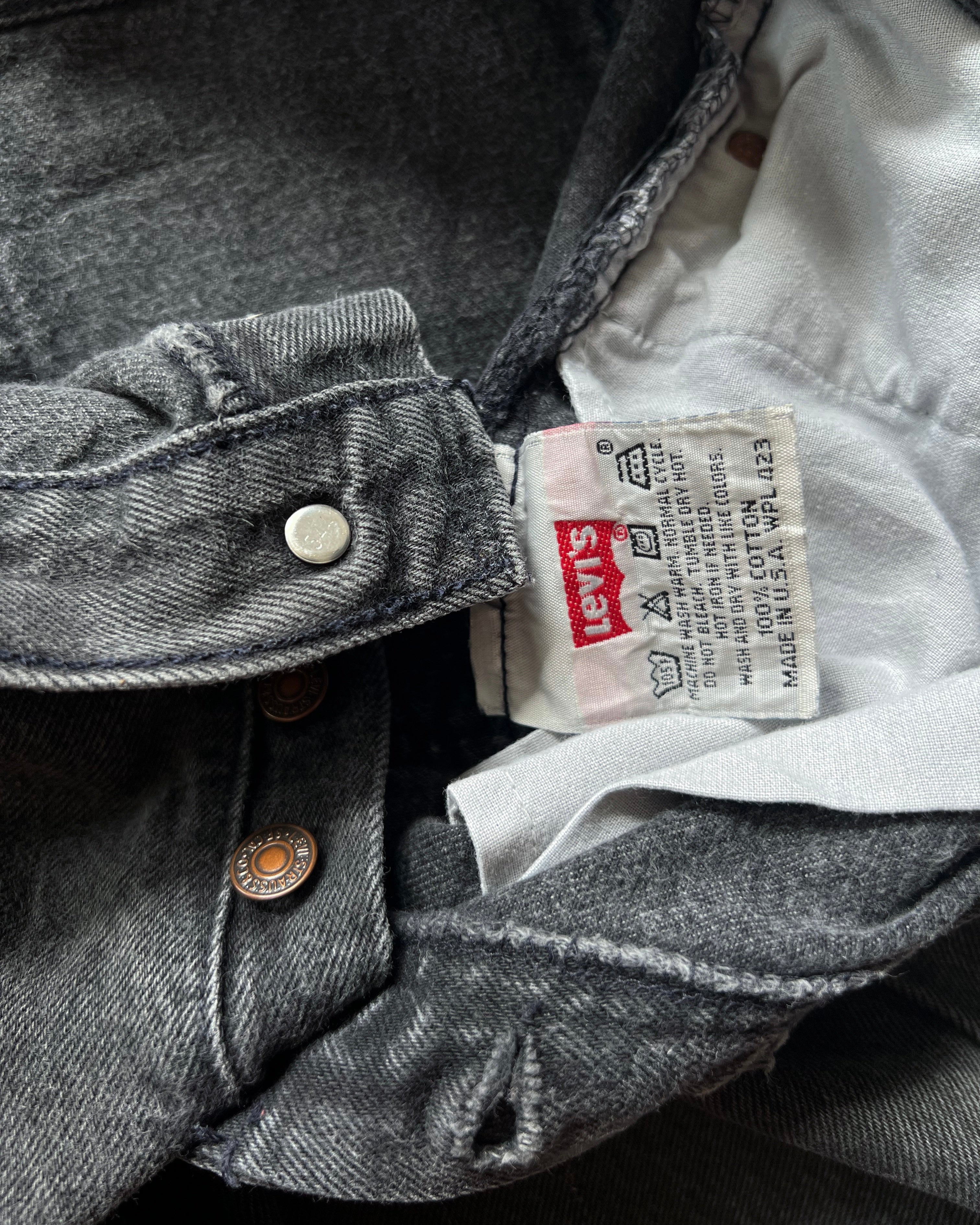 1990S FADED GREY LEVI'S 501 JEANS (33)
