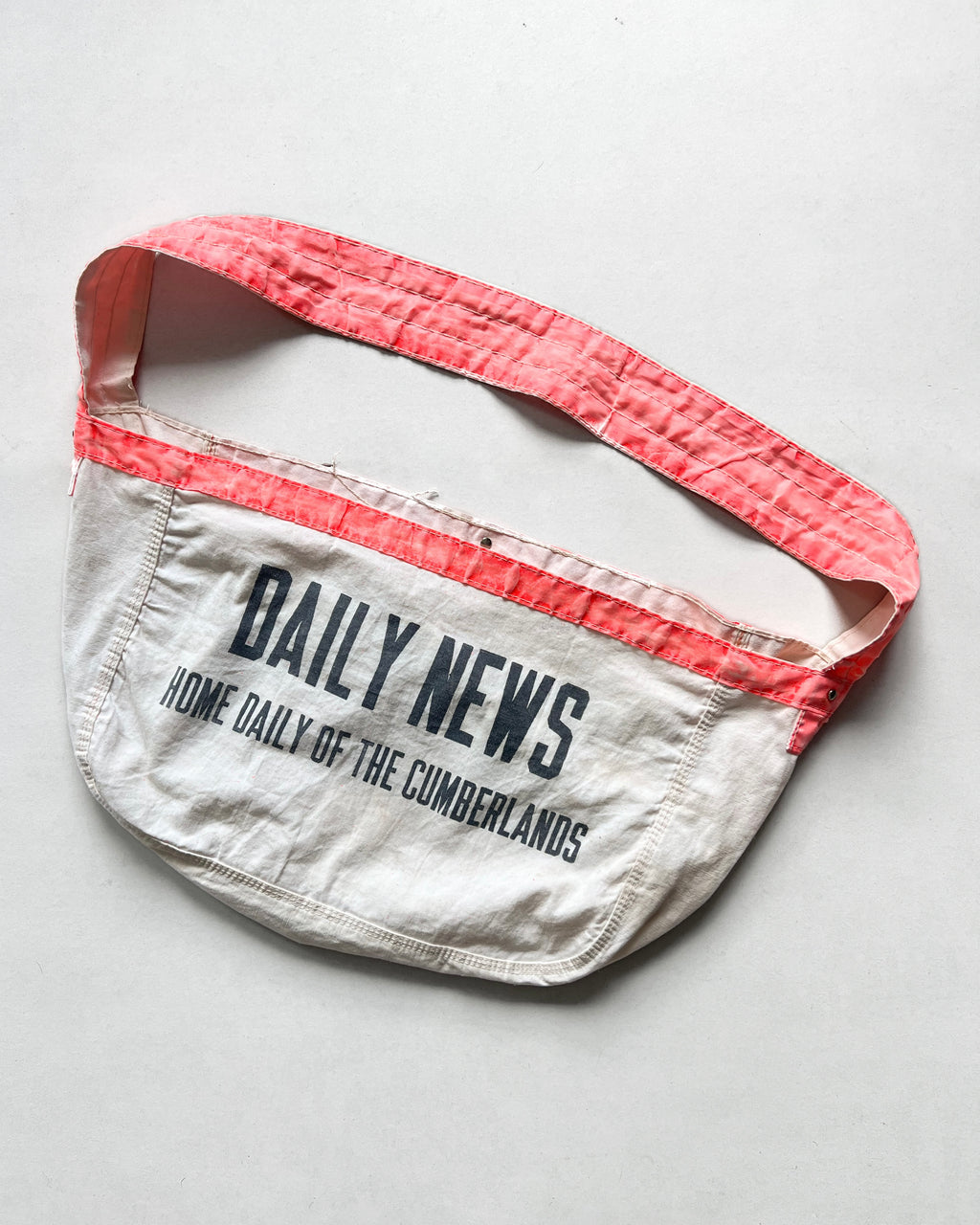 1960S 'DAILY NEWS OF CUMBERLANDS' NEWSPAPER BAG (OS)