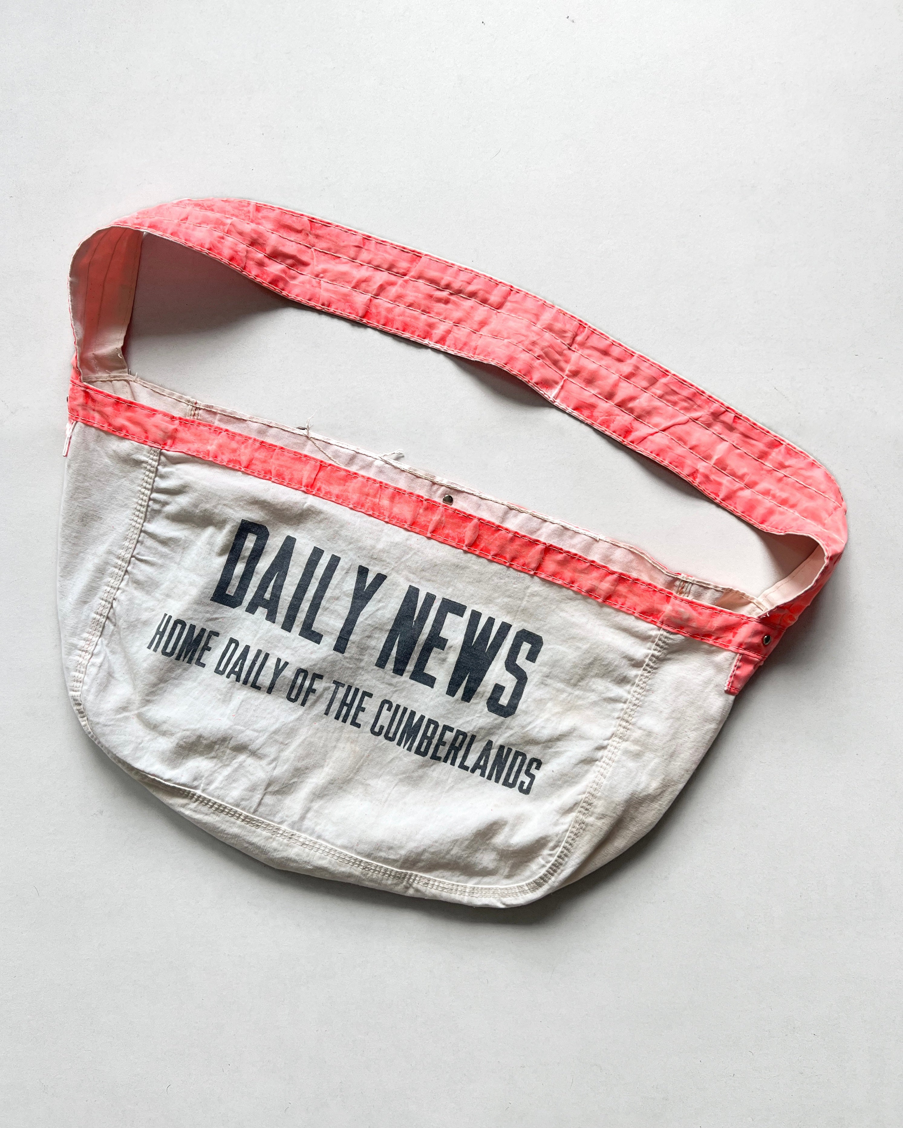 1960S 'DAILY NEWS OF CUMBERLANDS' NEWSPAPER BAG (OS)