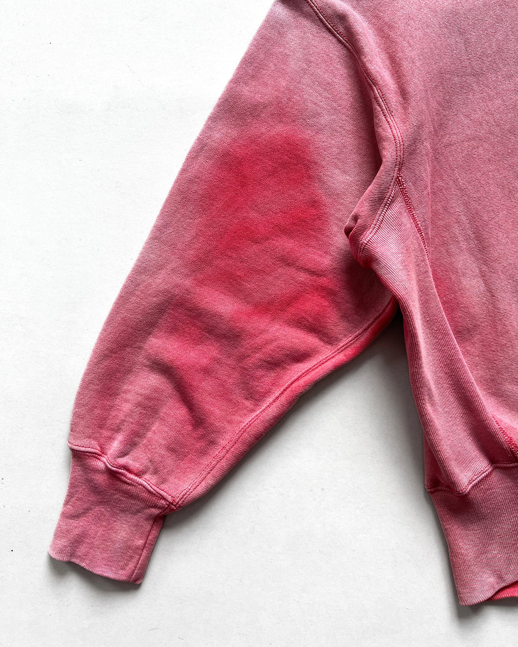 1980S SUN FADED RED CHAMPION REVERSE WEAVE SWEATSHIRT (S)