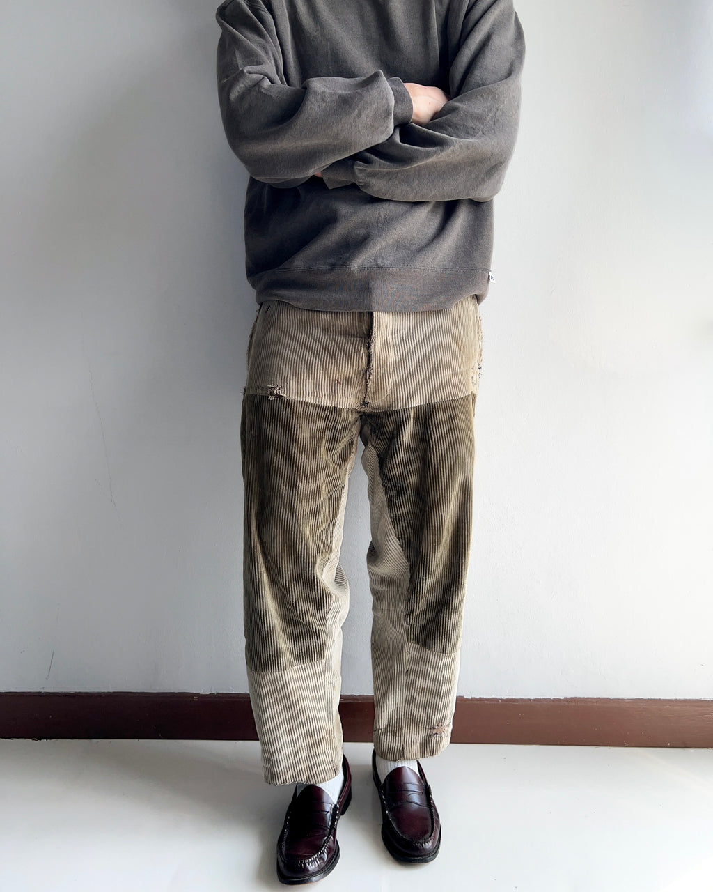 1930S FRENCH CORDUROY REPAIRED WORK TROUSERS (32-34)