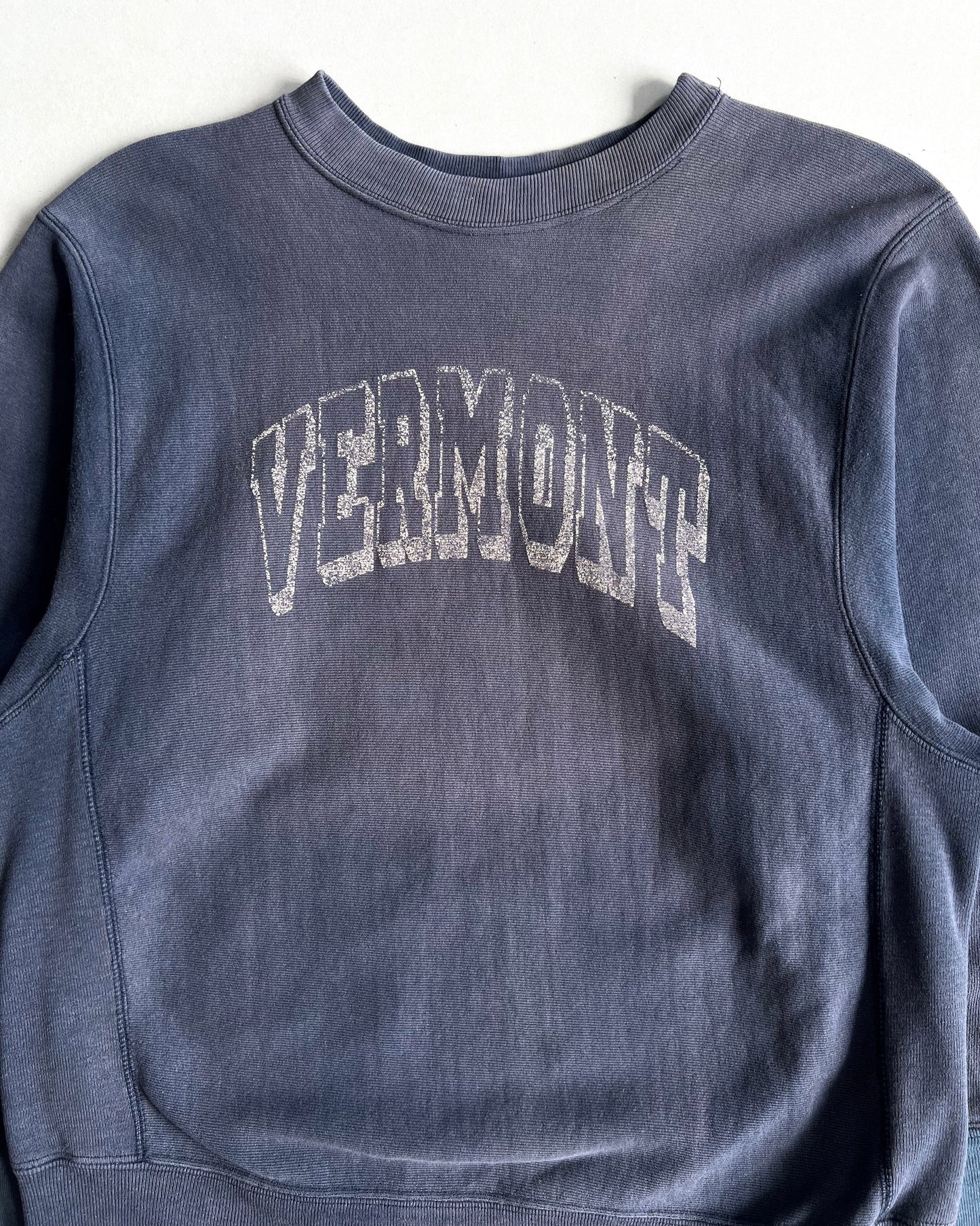 1980S FADED CHAMPION 'VERMONT' REVERSE WEAVE SWEATSHIRT (M)