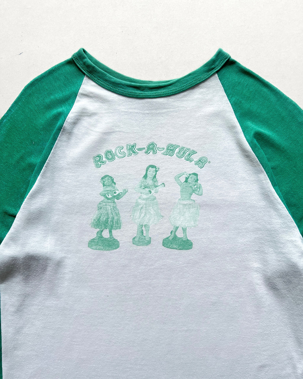 1980S 'ROCK A HULA' RAGLAN 3/4 SLEEVES TEES (M)