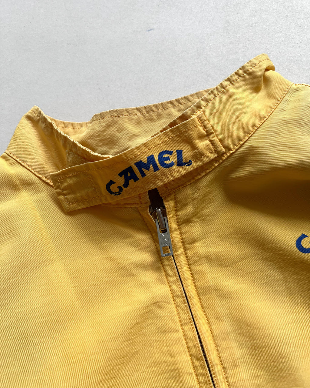 1980S CAMEL TEAM LOTUS HONDA F1 SUZUKA GRAND PRIX RACING JACKET (L)