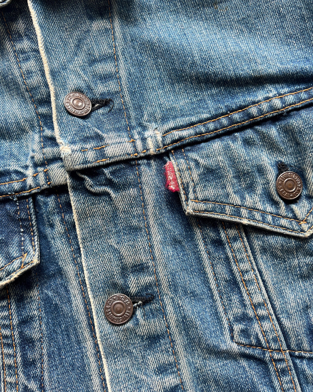 1960S SUN FADED LEVI'S BIG E TYPE III DENIM TRUCKER JACKET (L)