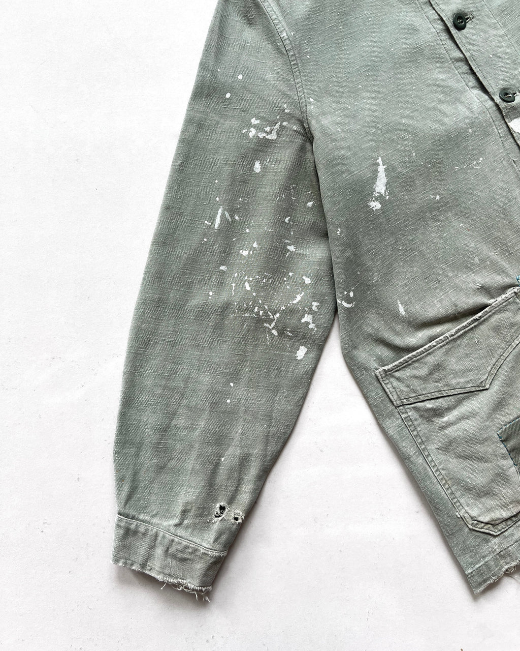 1950S FADED OLIVE FRENCH PAINTED WORK JACKET (L)