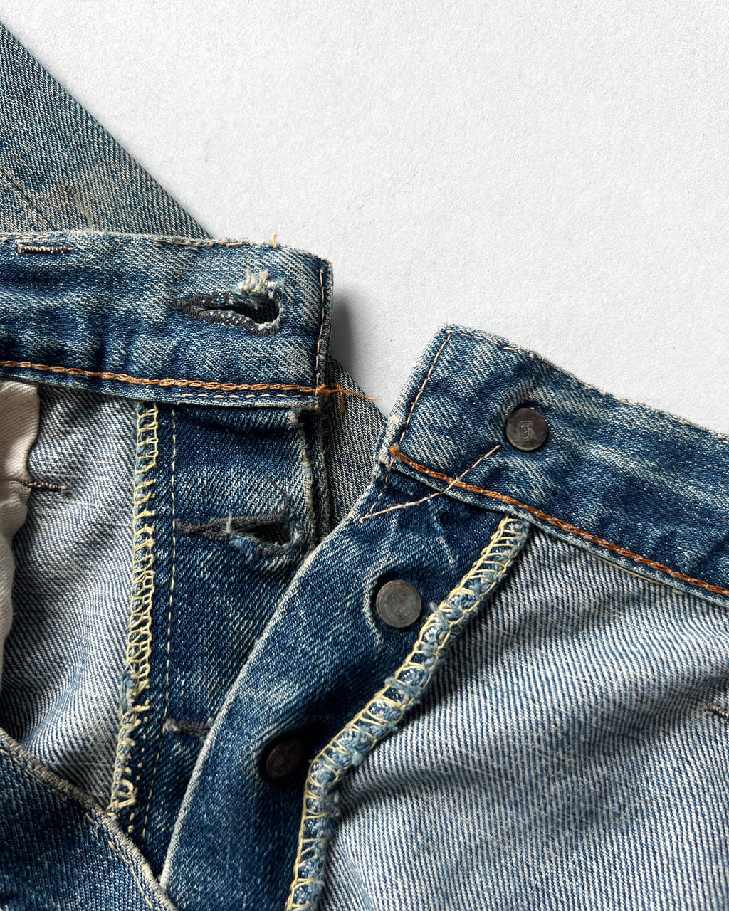 1960S LEVI'S 501 BIG E SELVEDGE REPAIRED JEANS (35)
