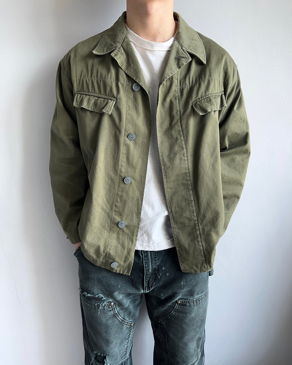 1970S OLIVE EAST GERMAN ARMY SHIRT (M/L)