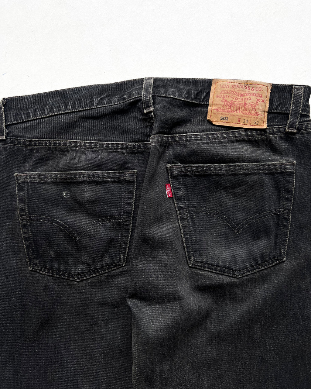1990S BLACK LEVI'S 501 JEANS (34)