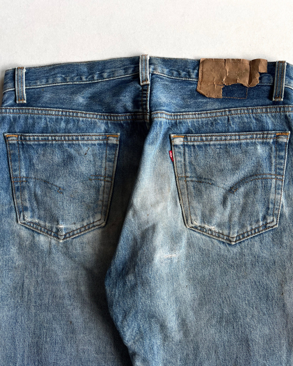 1990S FADED LEVI'S 501 JEANS (34)