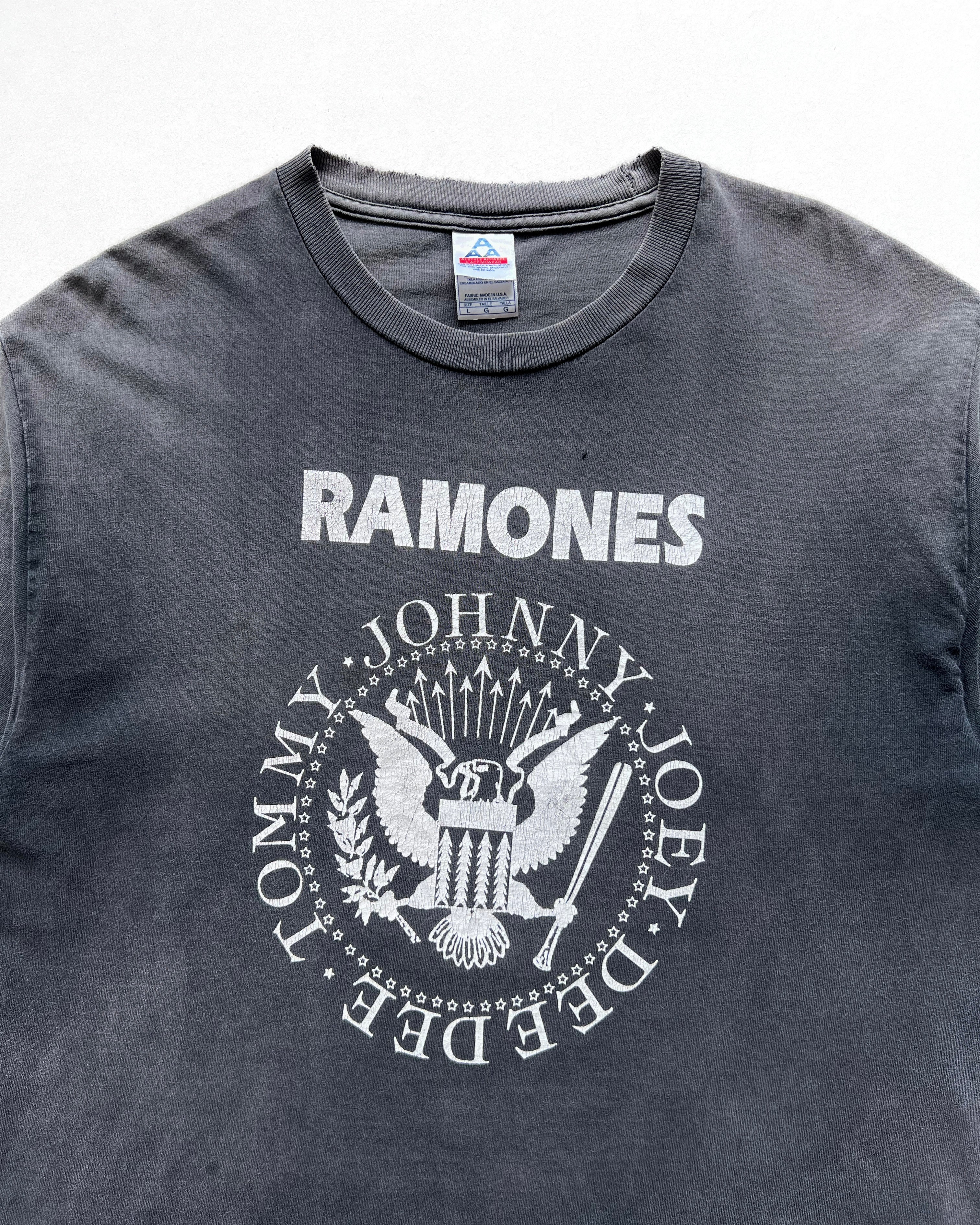 2000S SUN FADED 'RAMONES' BAND TEE (L)