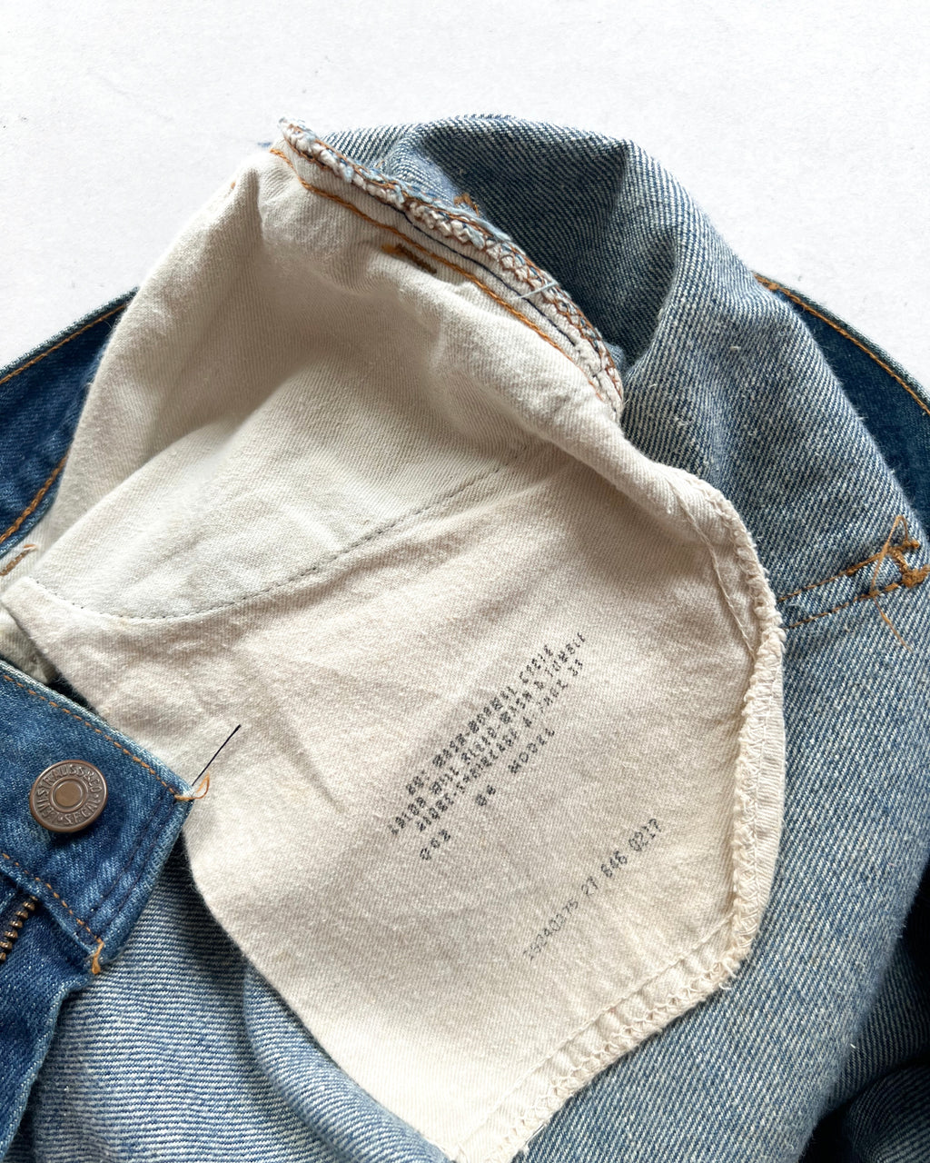 1970S DARK WASHED LEVI'S 646 BOOTCUT JEANS (38)