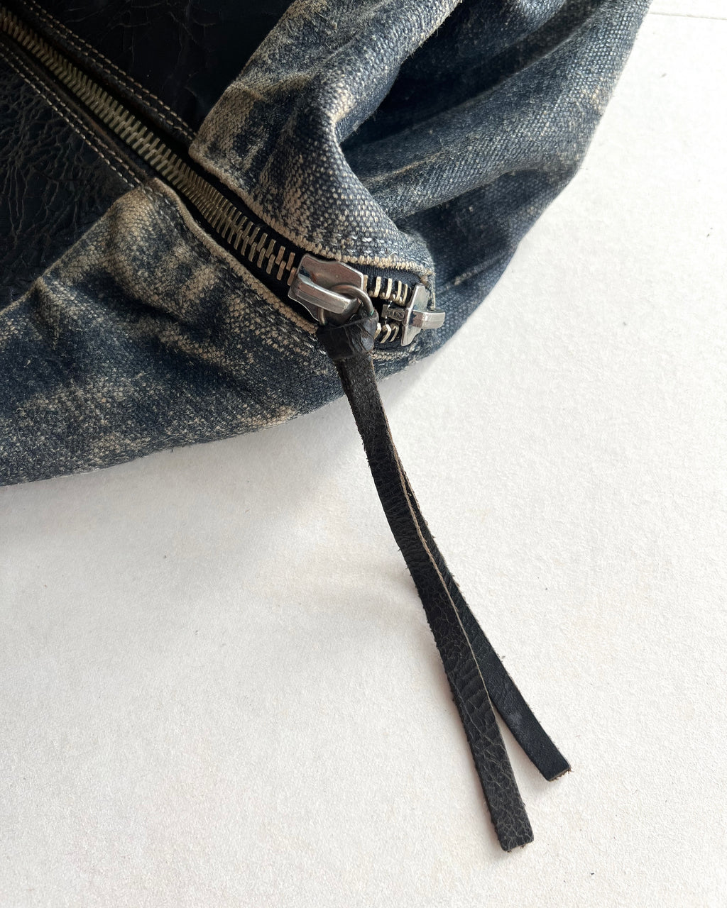 SAISEI VINTAGE REMAKE LEATHER/LINEN BAG (OS)