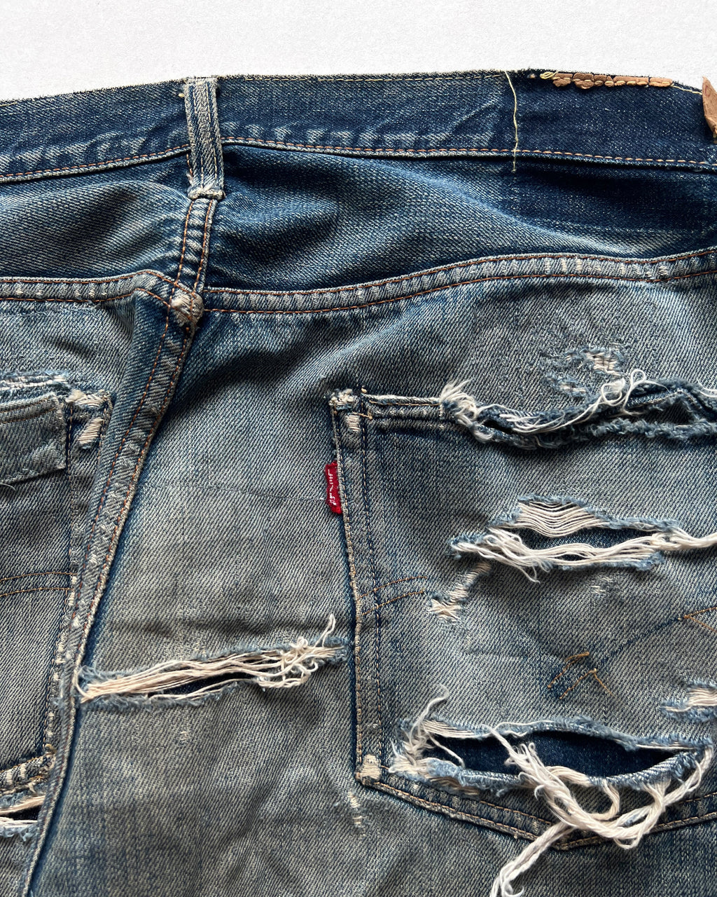 1960S LEVI'S 501 BIG E SELVEDGE REPAIRED JEANS (35)