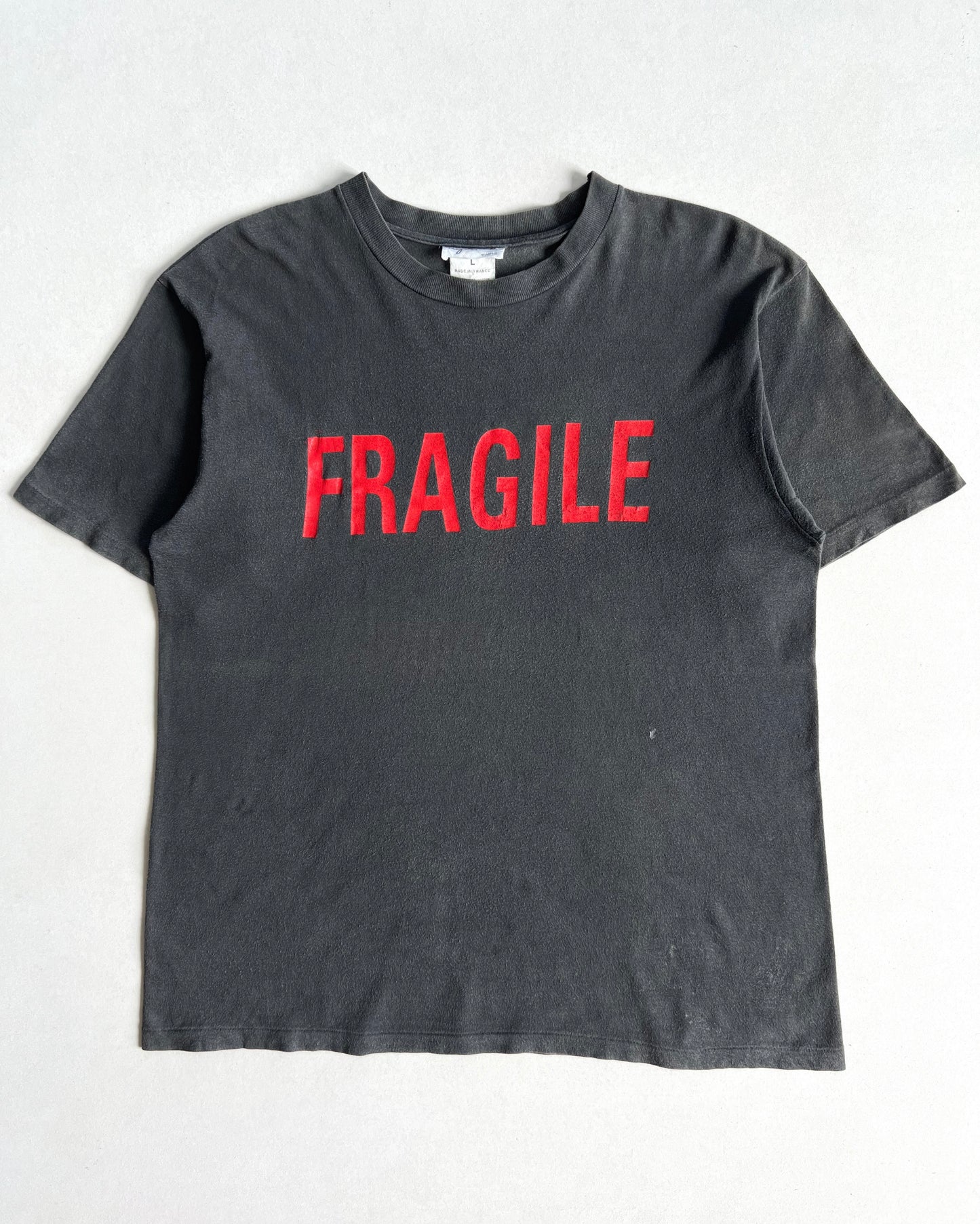 1990S FADED 'FRAGILE' SINGLE STITCH TEE (L)