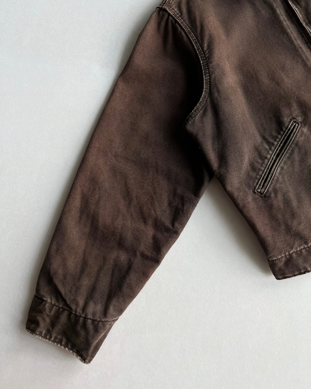FADED CHOCOLATE CARHARTT DETROIT WORK JACKET (L)