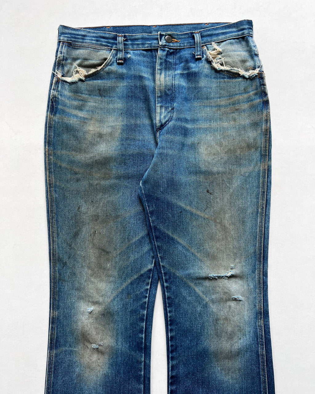 1970S MUD WASHED WRANGLER FLARE DISTRESSED JEANS (34)