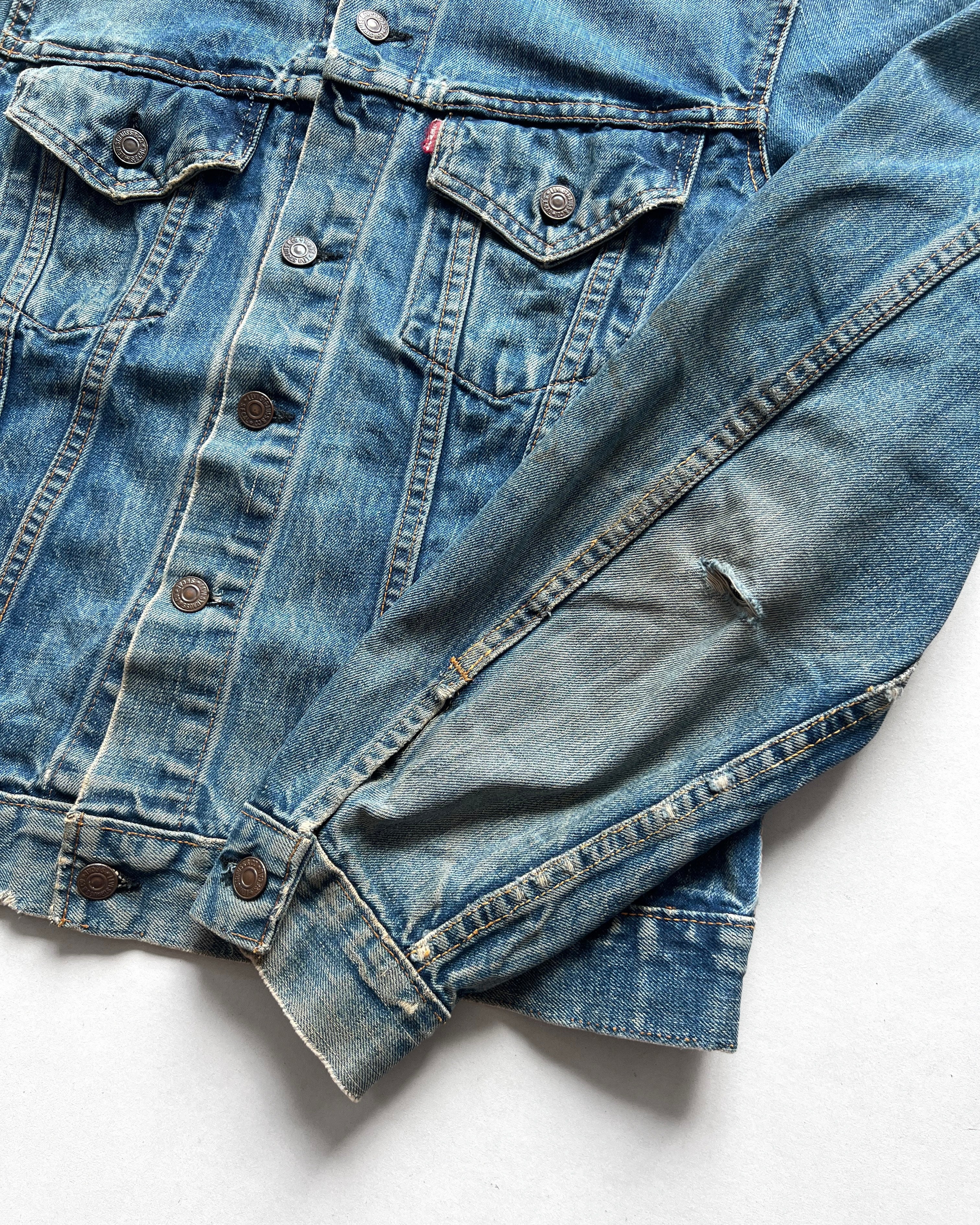 1960S SUN FADED LEVI'S BIG E TYPE III DENIM TRUCKER JACKET (L)