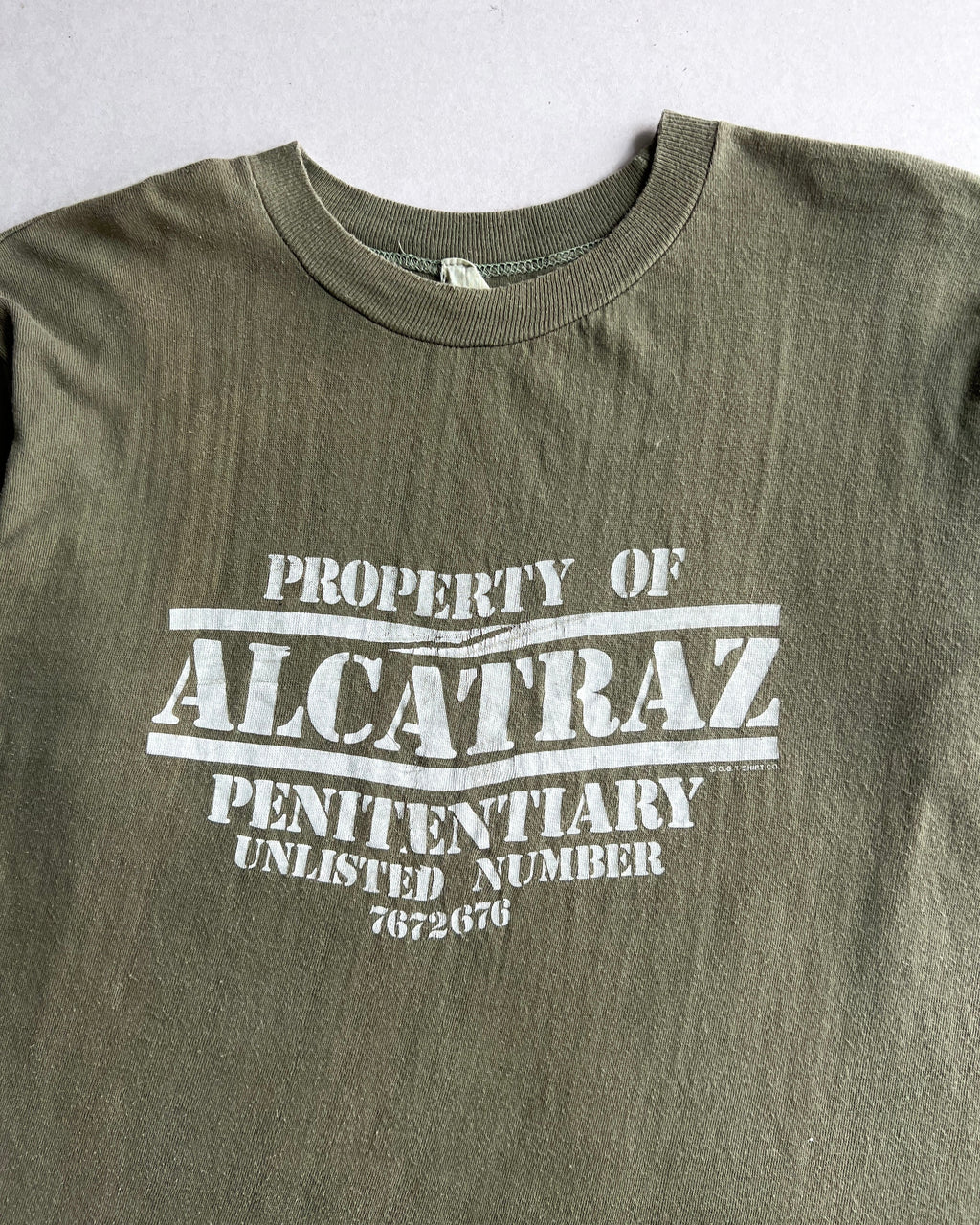 1960S SUN FADED 'PROPERTY OF ALCATRAZ' SINGLE STITCH TEE (M)