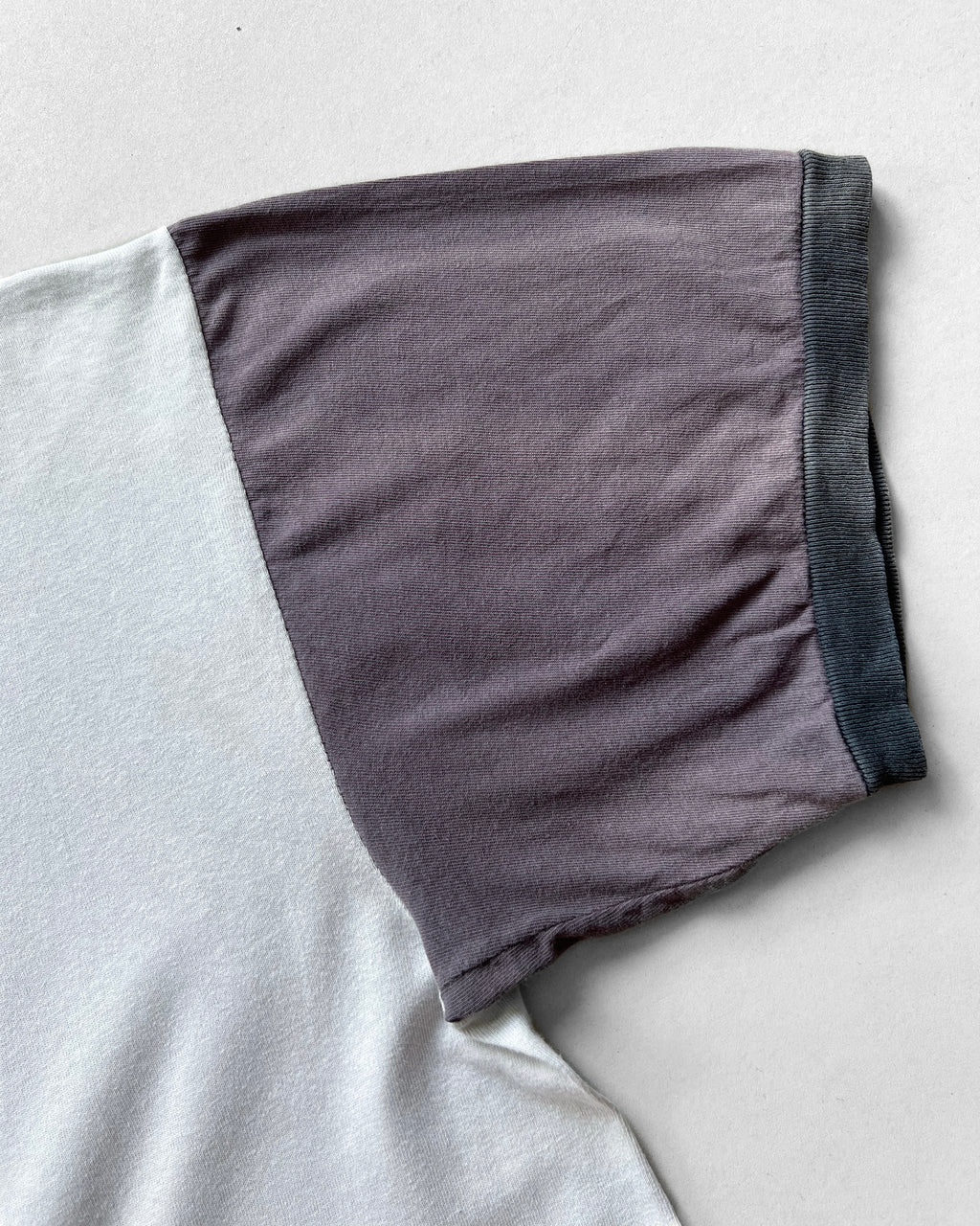 1996 TWO-TONE 'CURIOUS GEORGE' RINGER TEE (XL)