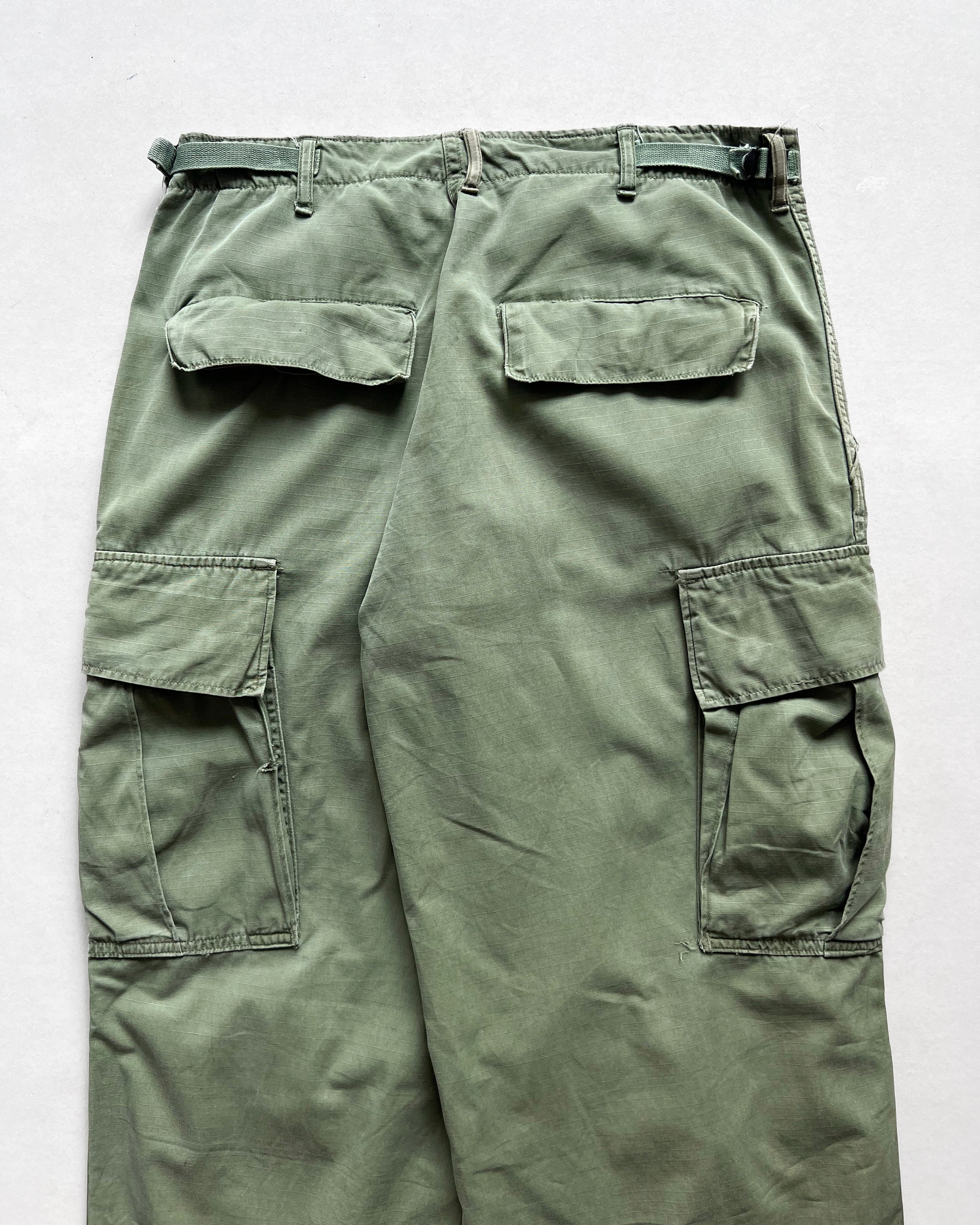 1960S US ARMY OG-107 POPLIN CARGO TROUSERS (26-31)