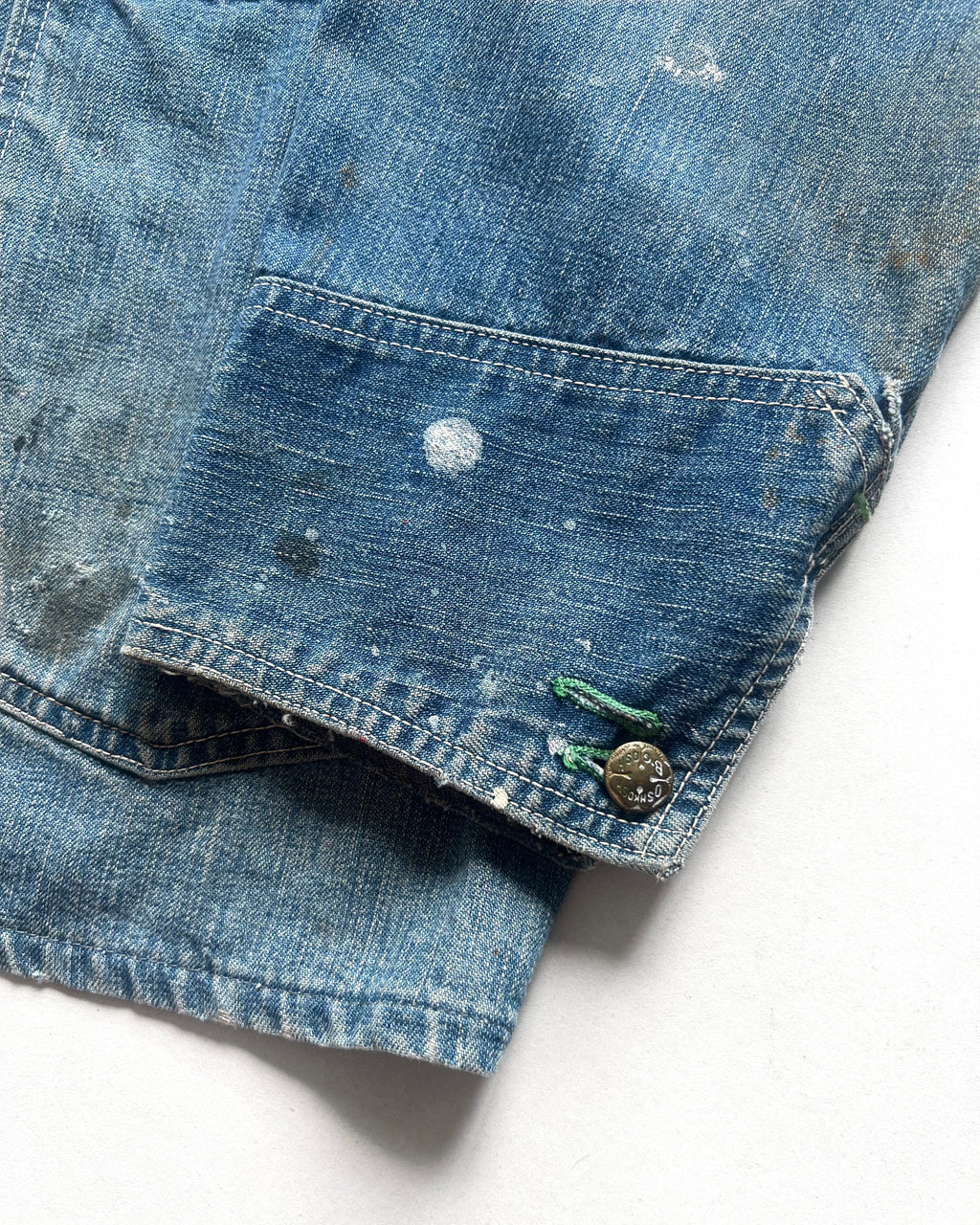 1940S OSHKOSH B'GOSH STENCILLED DENIM CHORE JACKET (L)