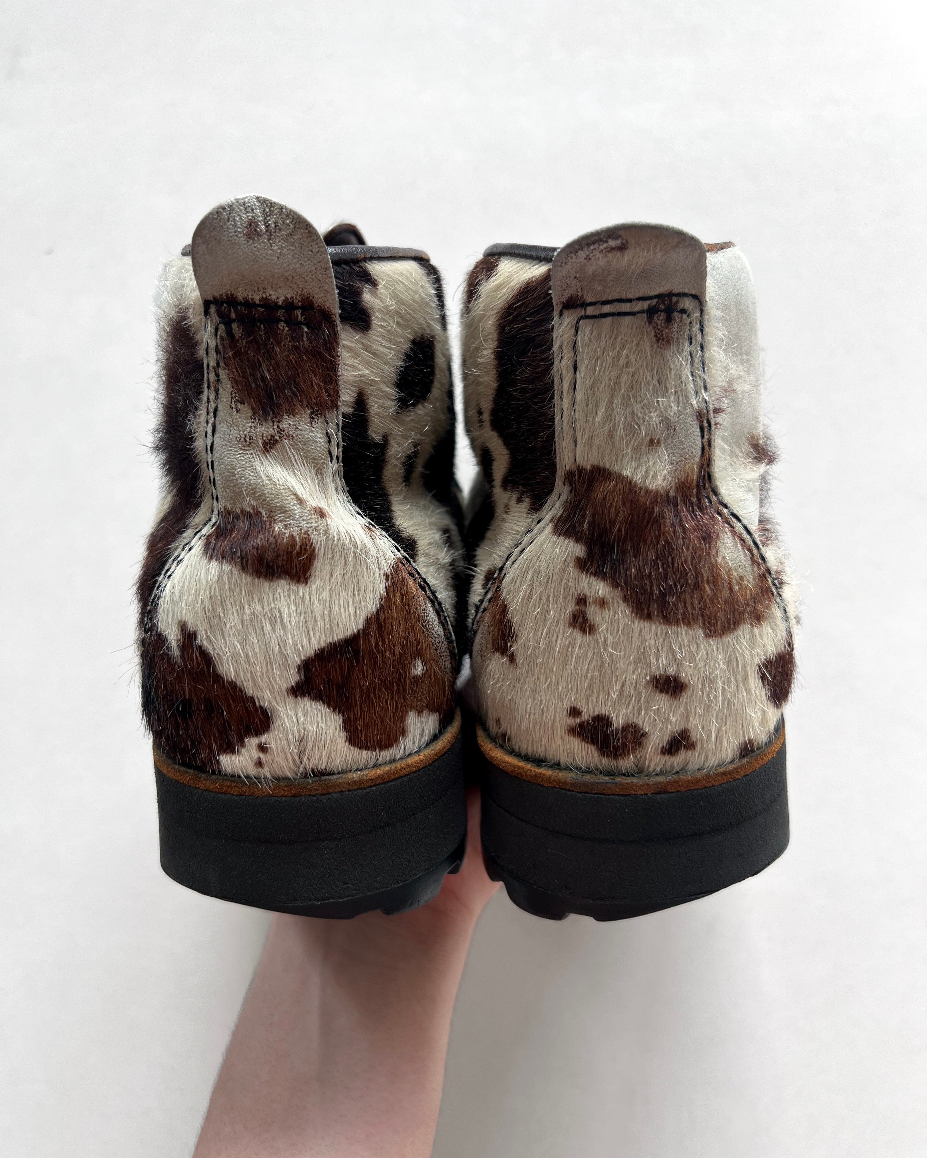 2005 JUNYA WATANABE COMME DES GARÇON CALF FUR HIKING BOOTS (41.5)