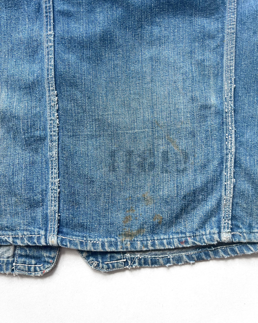 1940S OSHKOSH B'GOSH STENCILLED DENIM CHORE JACKET (L)