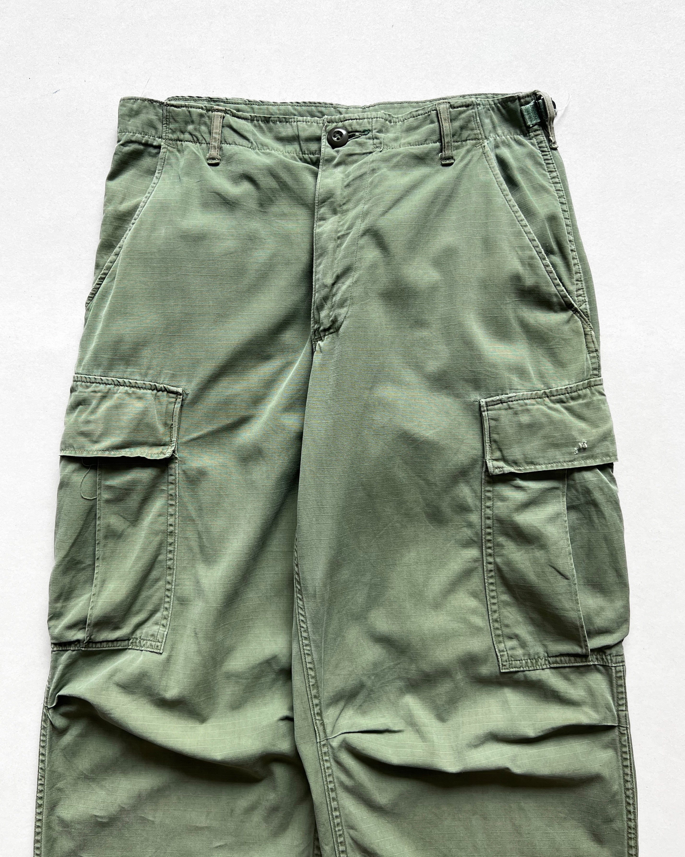 1960S US ARMY OG-107 POPLIN CARGO TROUSERS (26-31)