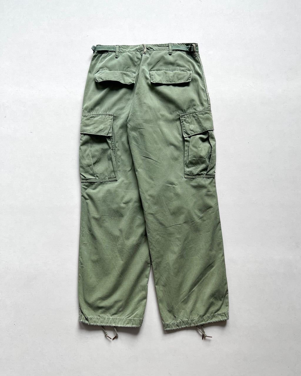 1960S US ARMY OG-107 POPLIN CARGO TROUSERS (26-31)