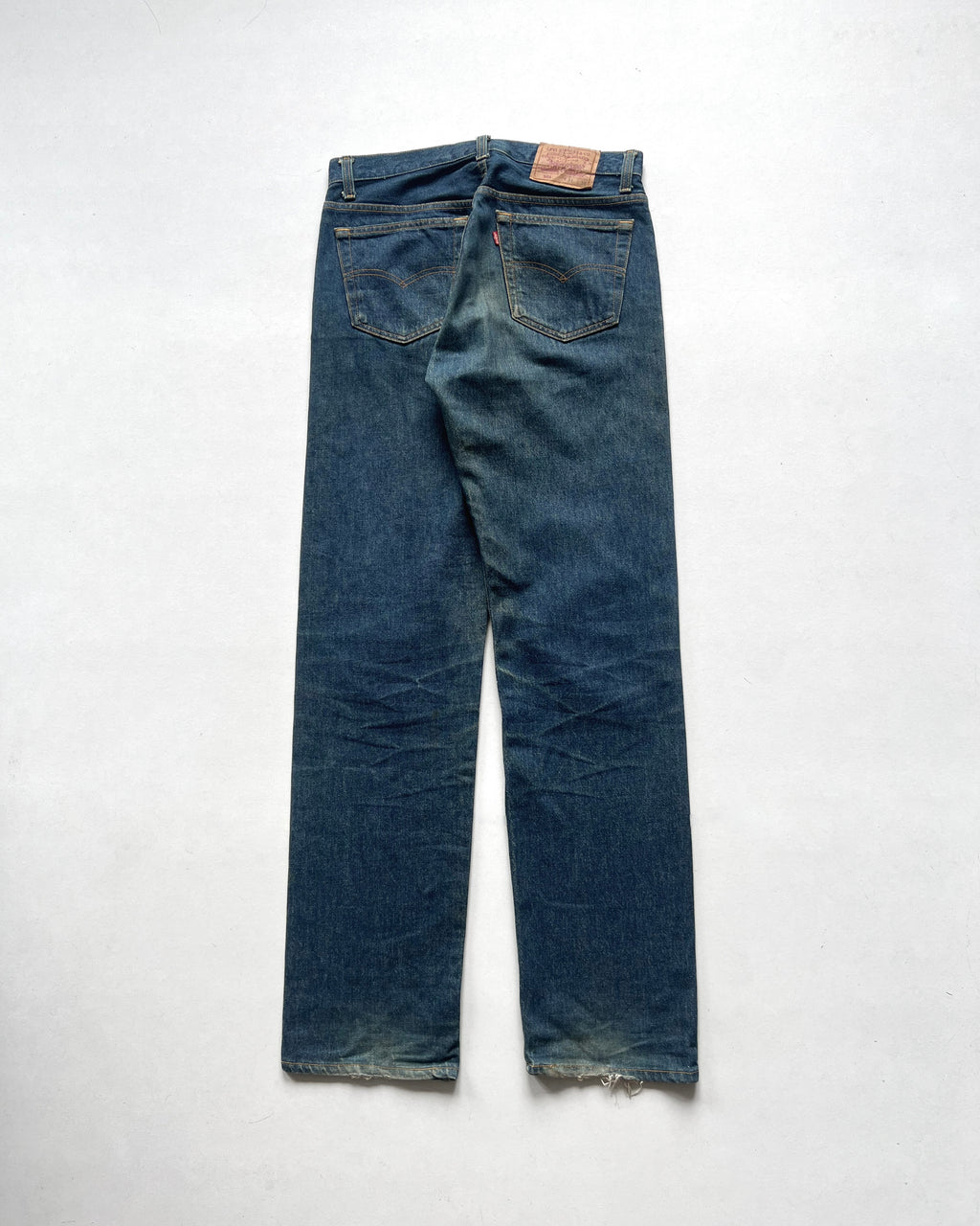 1990S DARK WASHED LEVI'S 501 JEANS (33)