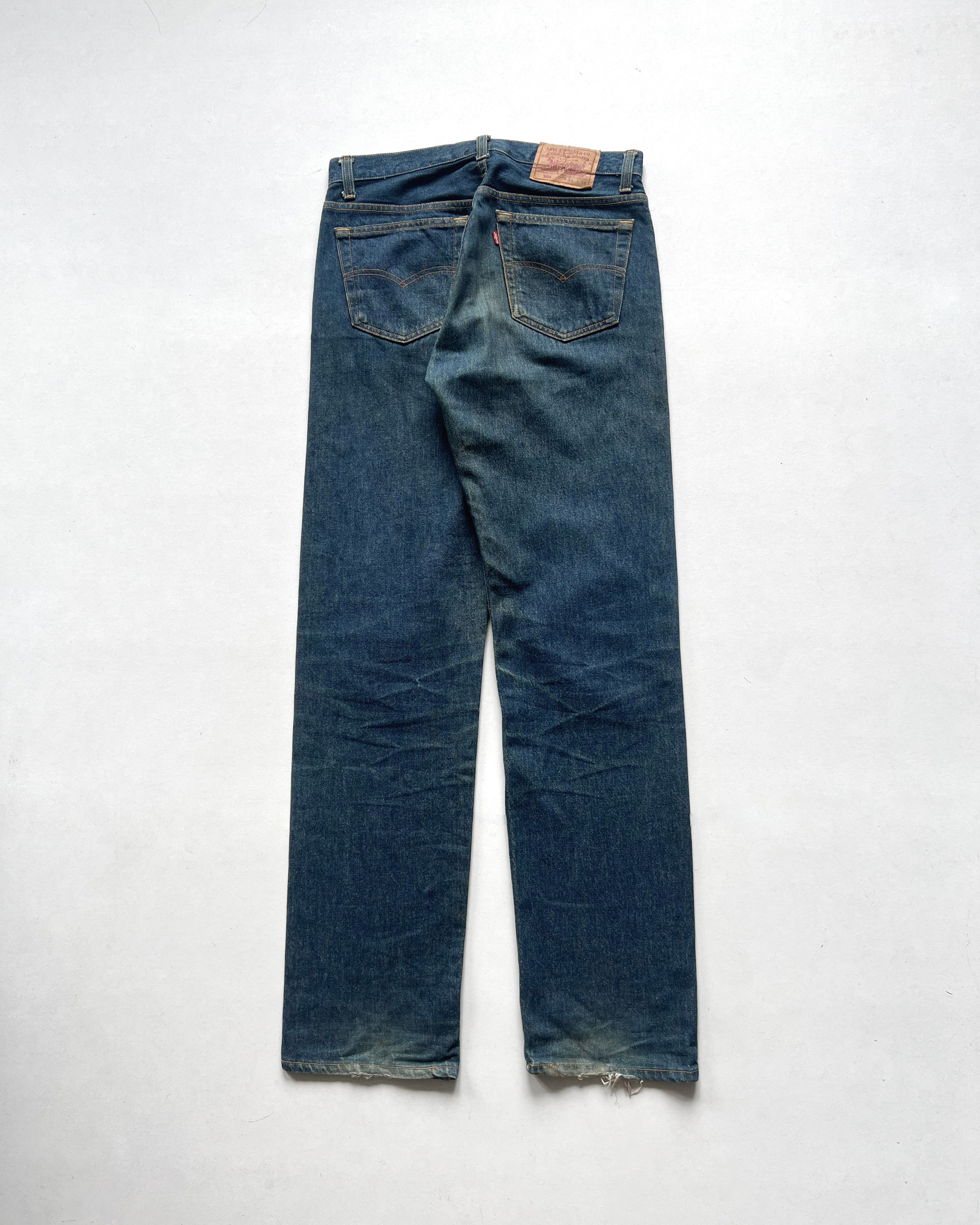 1990S DARK WASHED LEVI'S 501 JEANS (33)