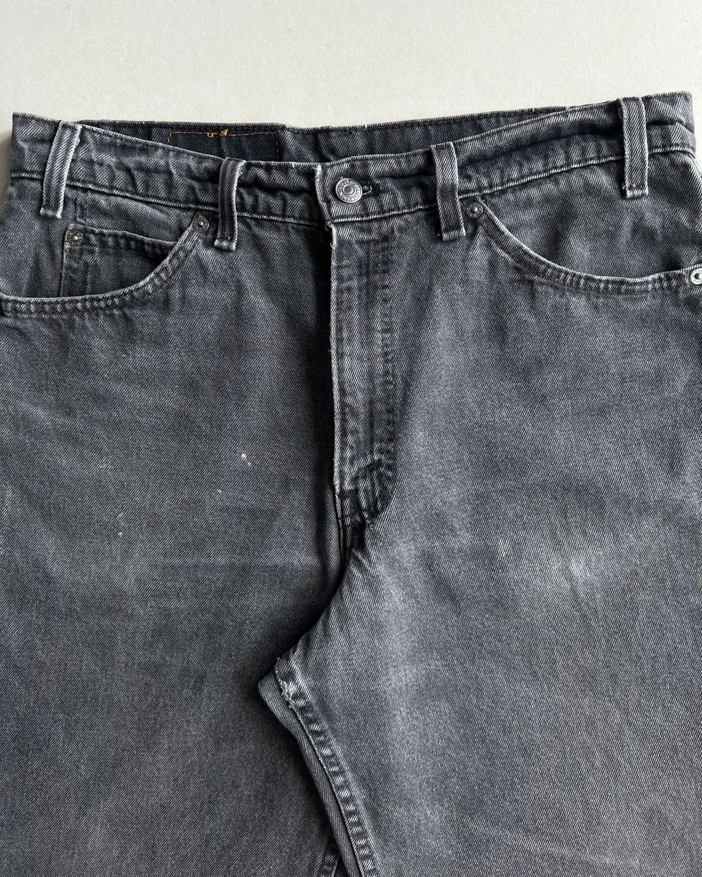 1990S FADED LEVI'S 550 RELEASED HEM SHORTS (34X00)