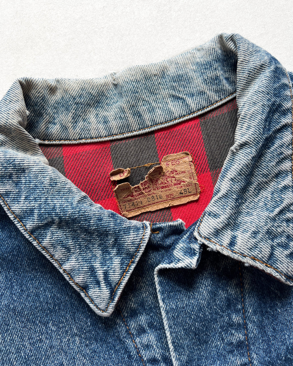 1980S LEVI'S FLANNEL LINED TYPE III DENIM TRUCKER (XL)