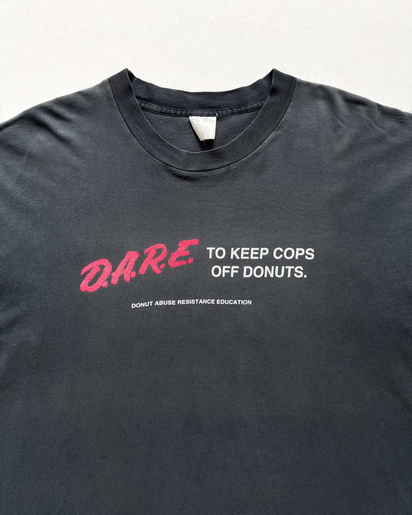 1990S 'DARE TO KEEP COPS OFF DONUTS' SINGLE STITCH TEE (XXL)