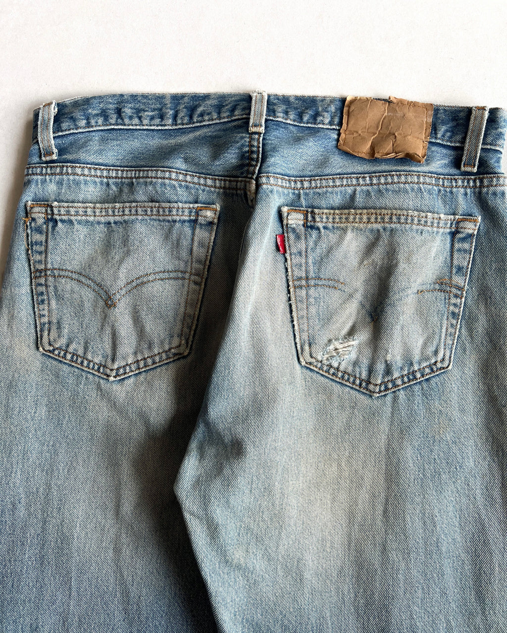 1990S FADED LEVI'S 501 DISTRESSED JEANS (33)