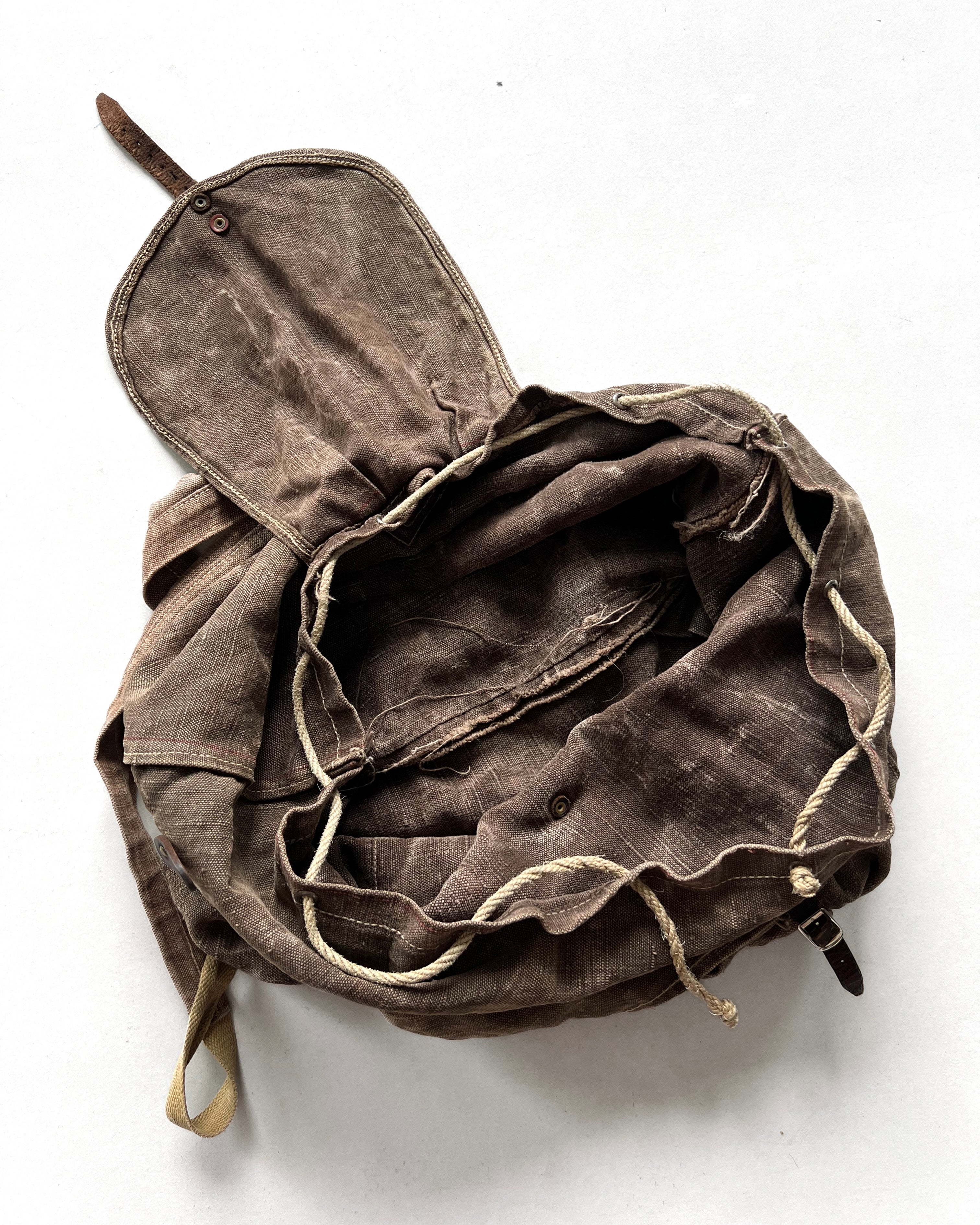 1960S EUROPE CANVAS RUCKSACK (OS)
