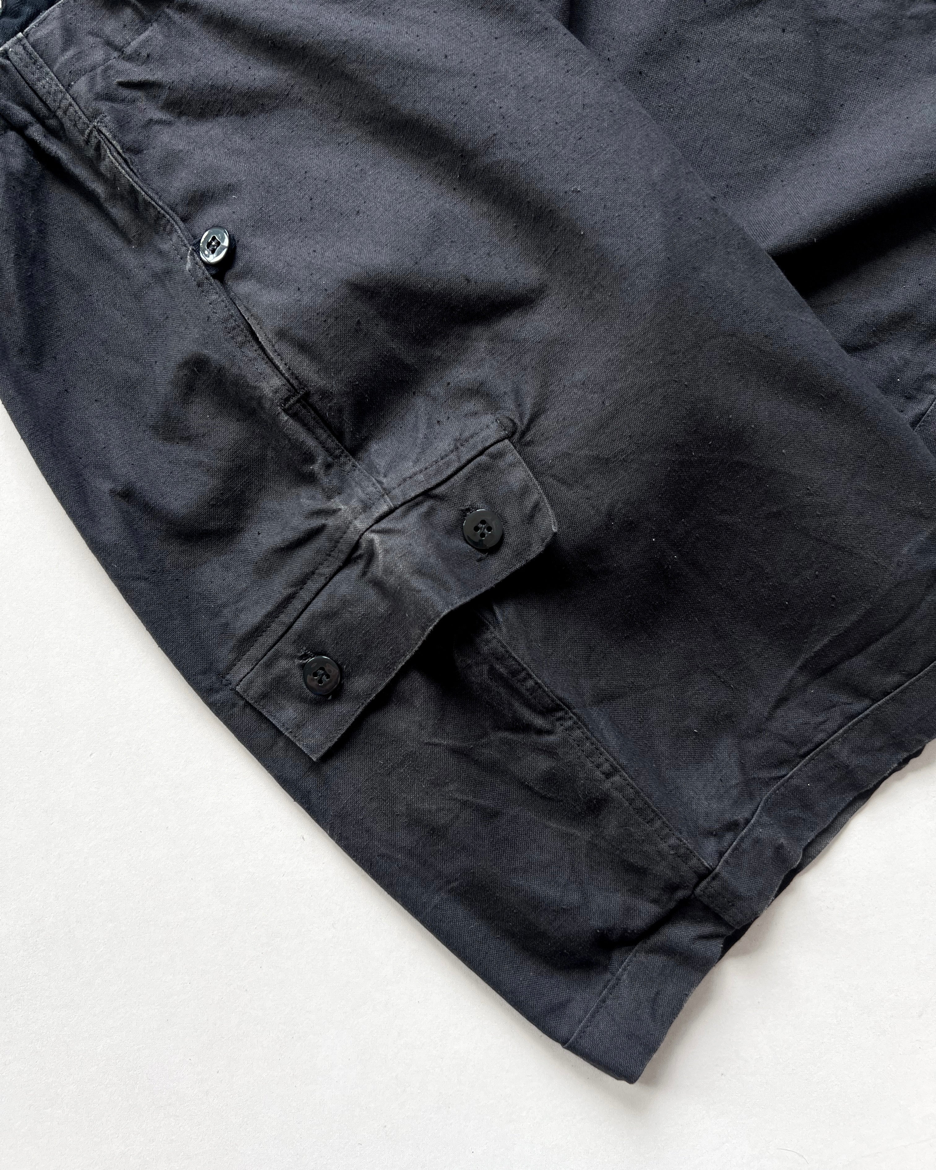 1970S BLACK GERMAN M44 ARMY CARGO SHORTS (26-32)