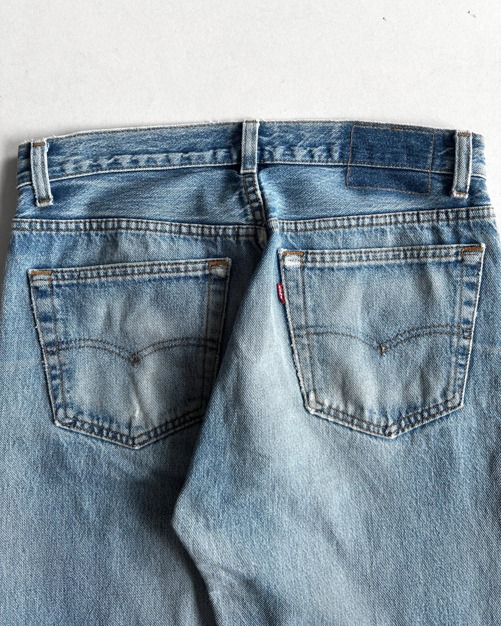 1980S FADED WASHED LEVI'S 501 REPAIRED JEANS (31)