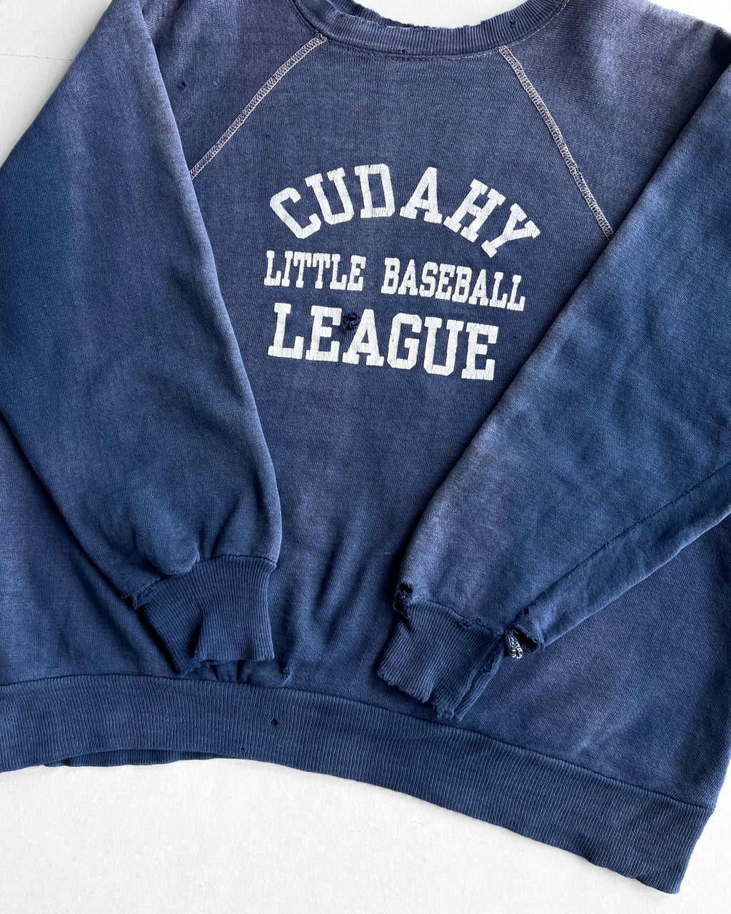 1960S SUN FADED 'CUDAHY LEAGUE' RAGLAN SWEATSHIRT (S/M)
