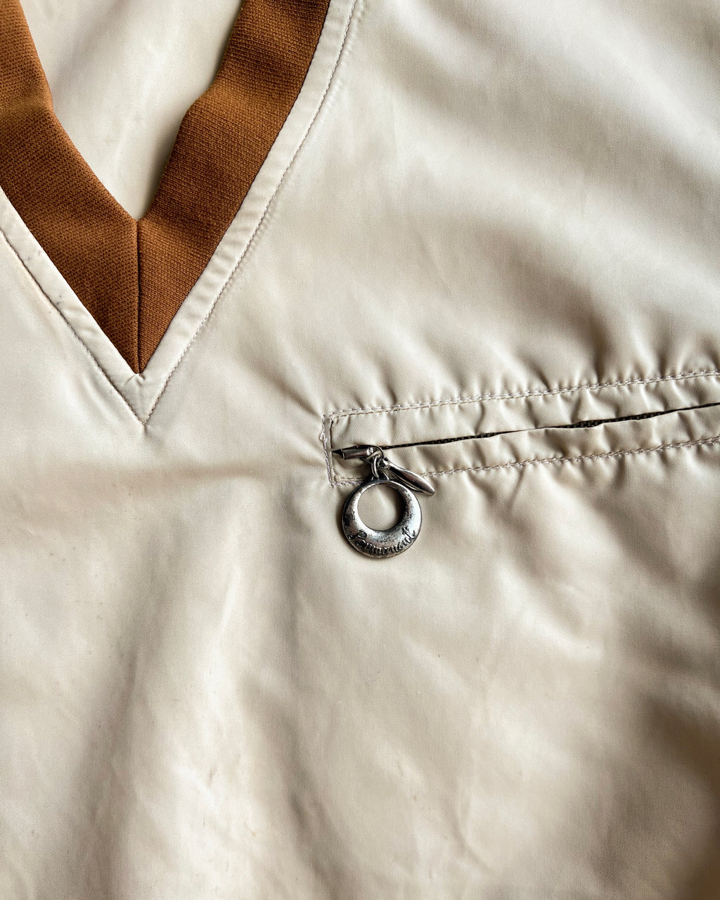 1970S PERMANENT V NECK SPORTSWEAR (L)