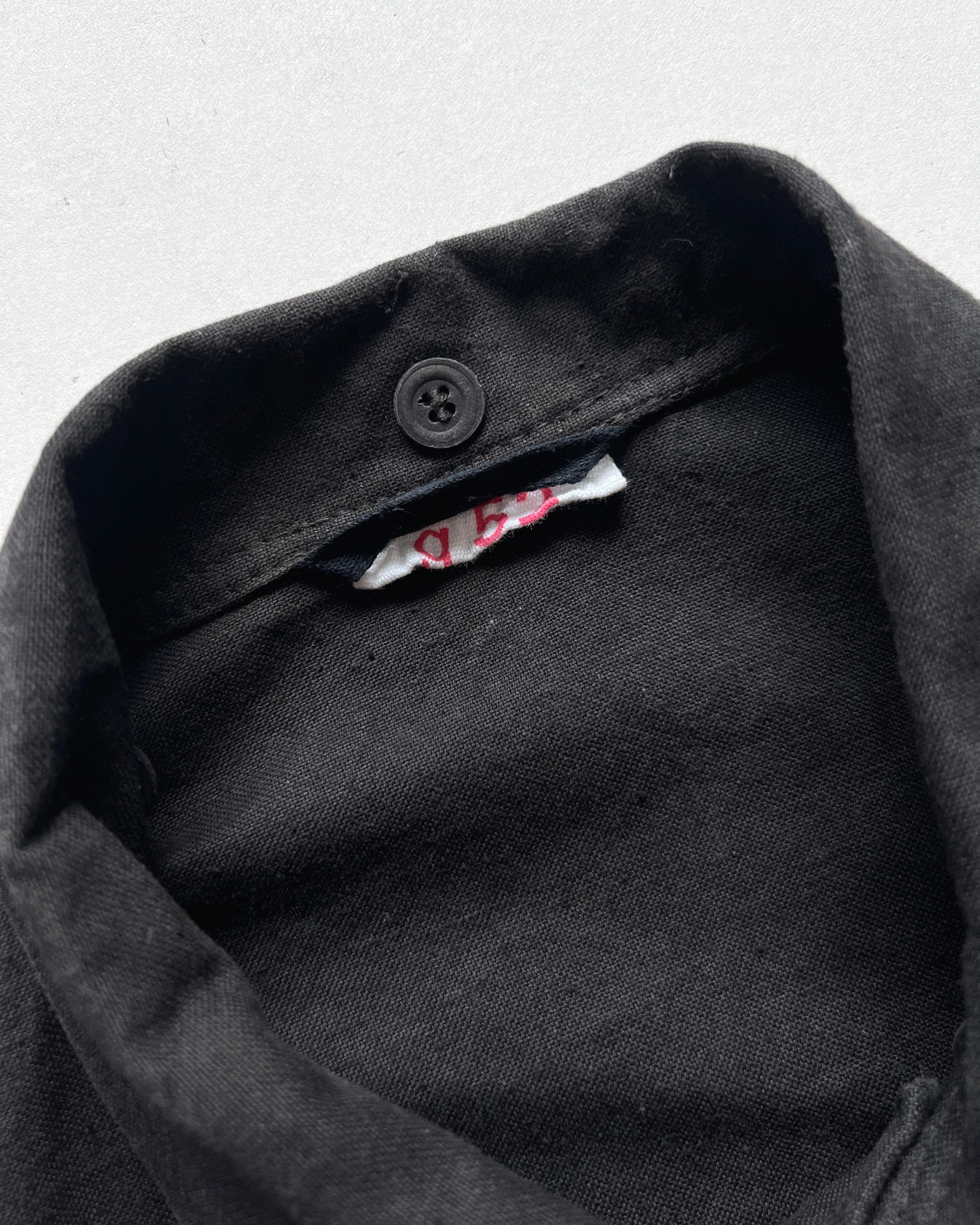1960S BLACK GERMAN SINGLE POCKET MILITARY SHIRT (L)