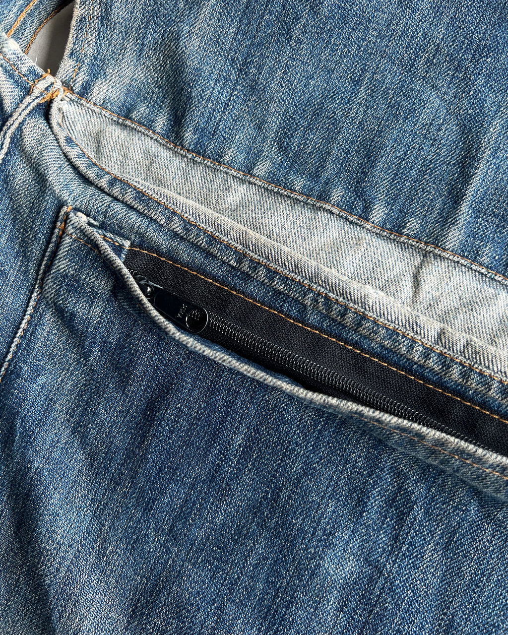 1980S FADED WASHED LEVI'S DENIM MESSENGER BAG (OS)