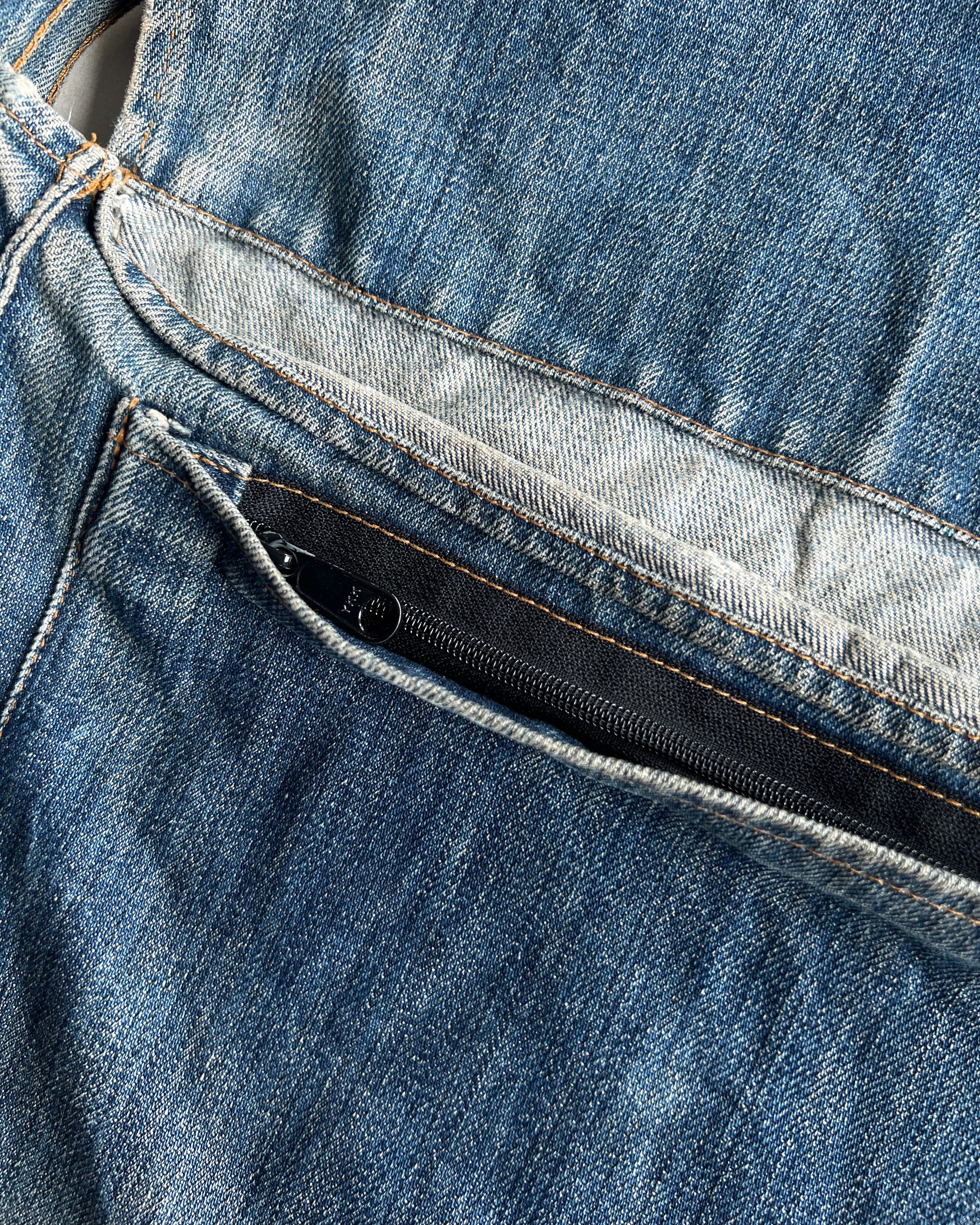 1980S FADED WASHED LEVI'S DENIM MESSENGER BAG (OS)