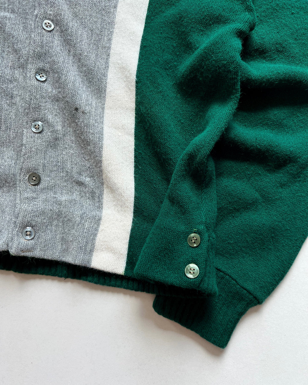 1960S GREEN THREE-TONE ACRYLIC CARDIGAN (L)