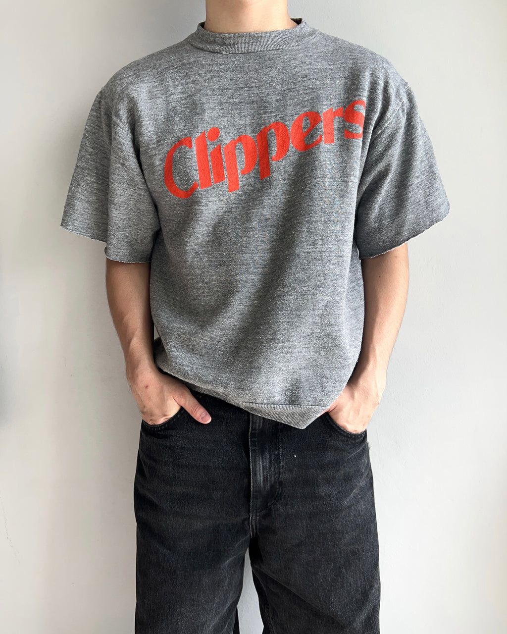 1970S RUSSELL ‘CLIPPERS’ CUT-OFF SWEATSHIRT (L)