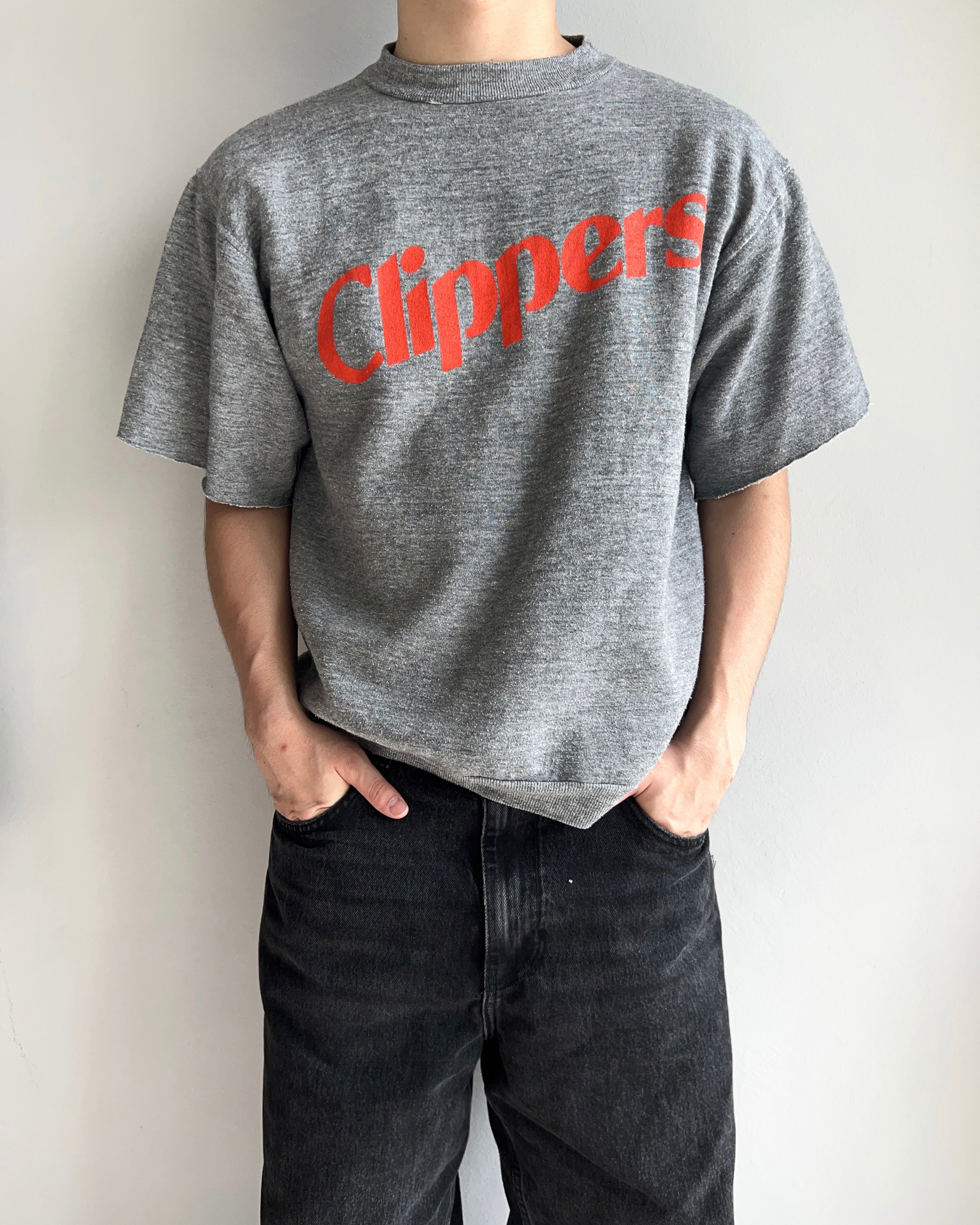 1970S RUSSELL ‘CLIPPERS’ CUT-OFF SWEATSHIRT (L)