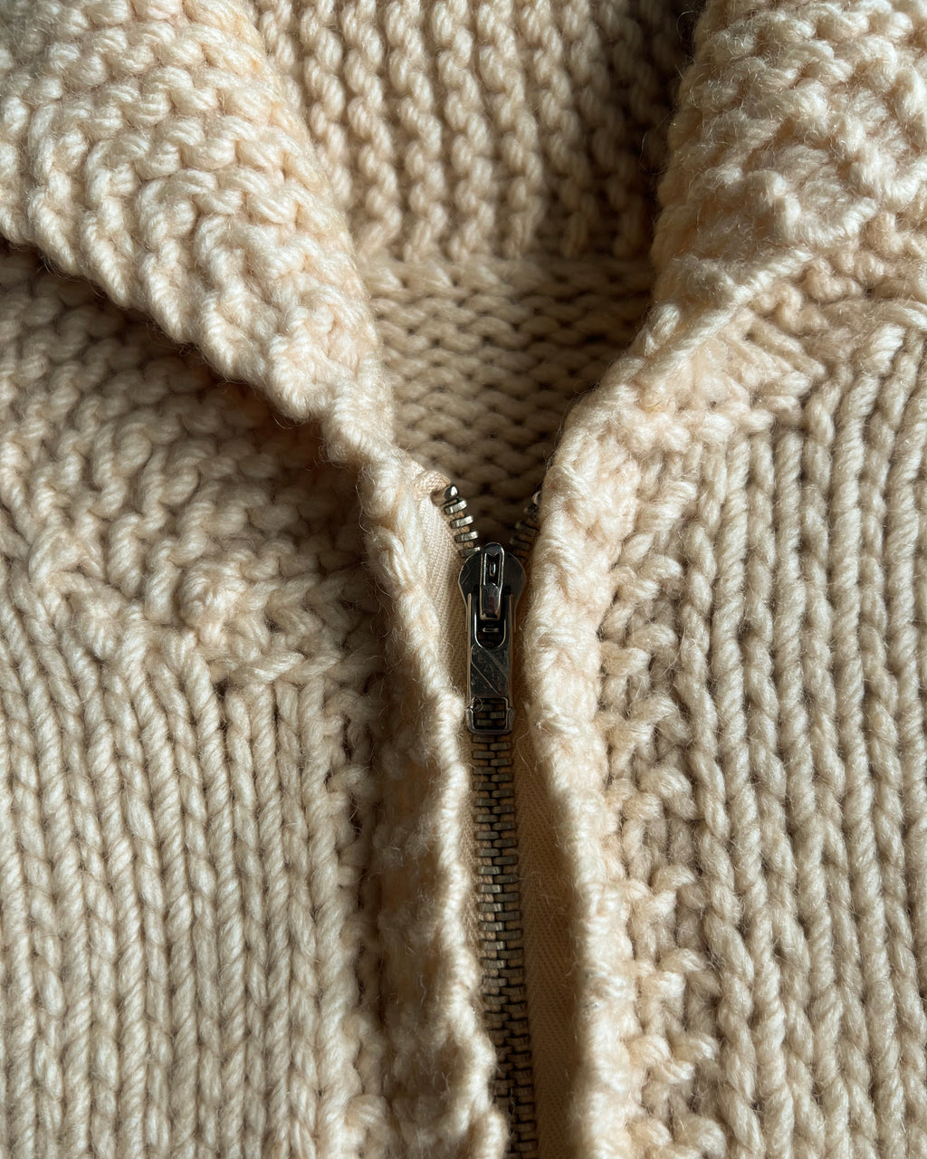 1950S HUNTING COWICHAN KNITTED SWEATER (M/L)